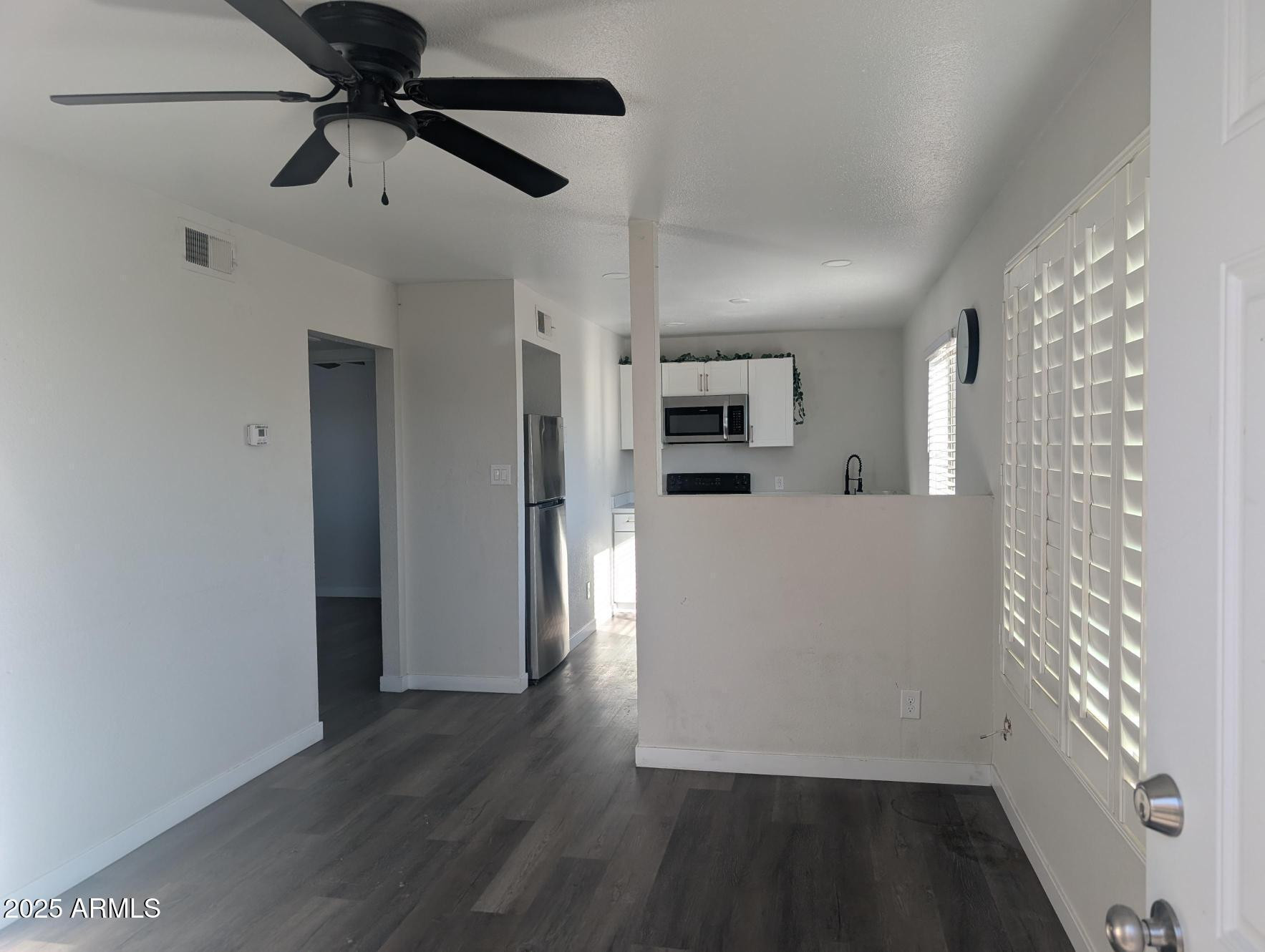 7160 N 53rd Avenue Apt 2 — photo