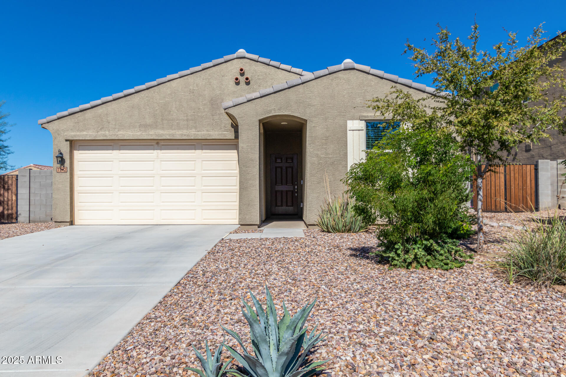 7242 E Teal Way — photo