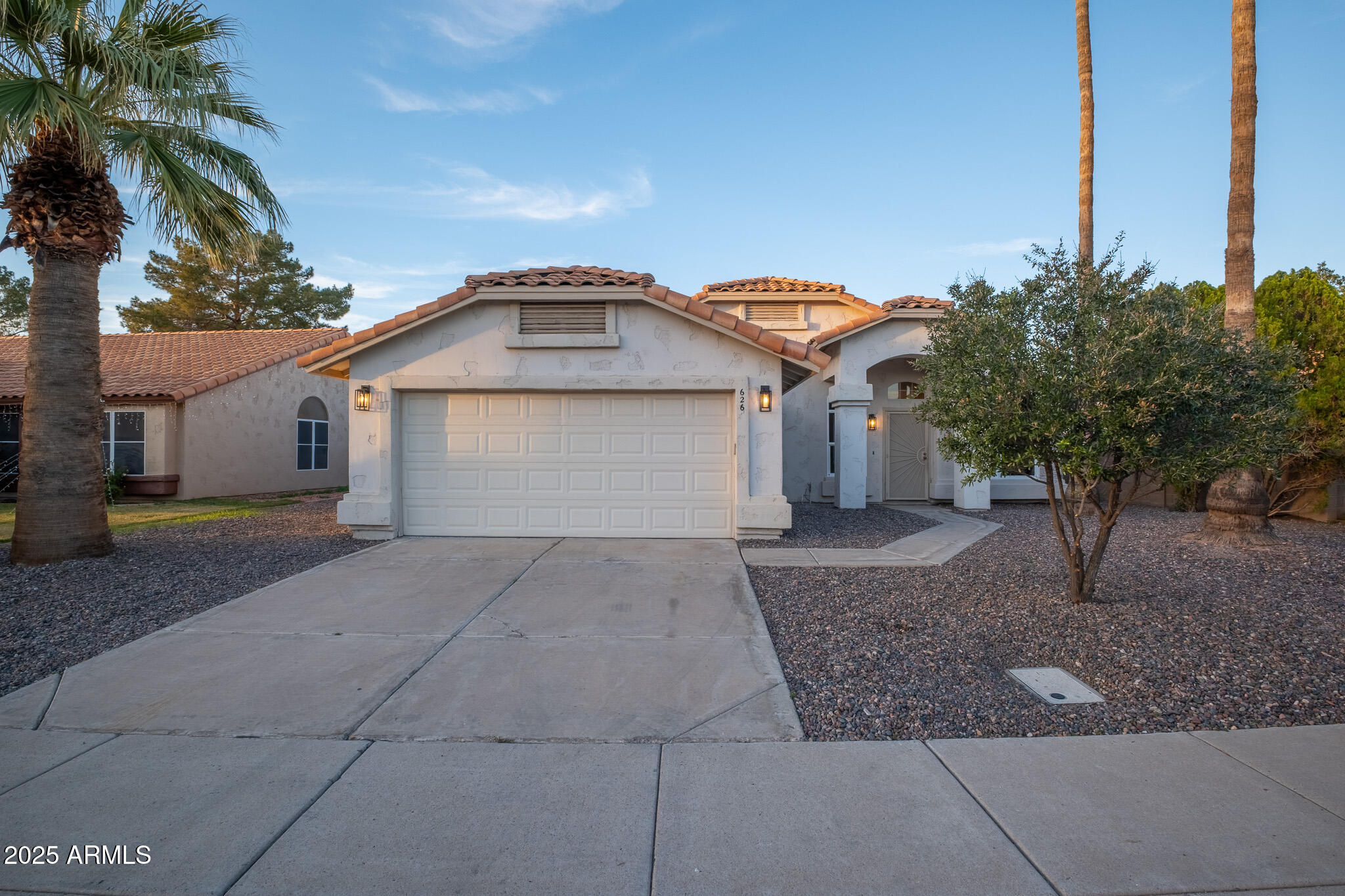 626 W Catclaw Street — photo