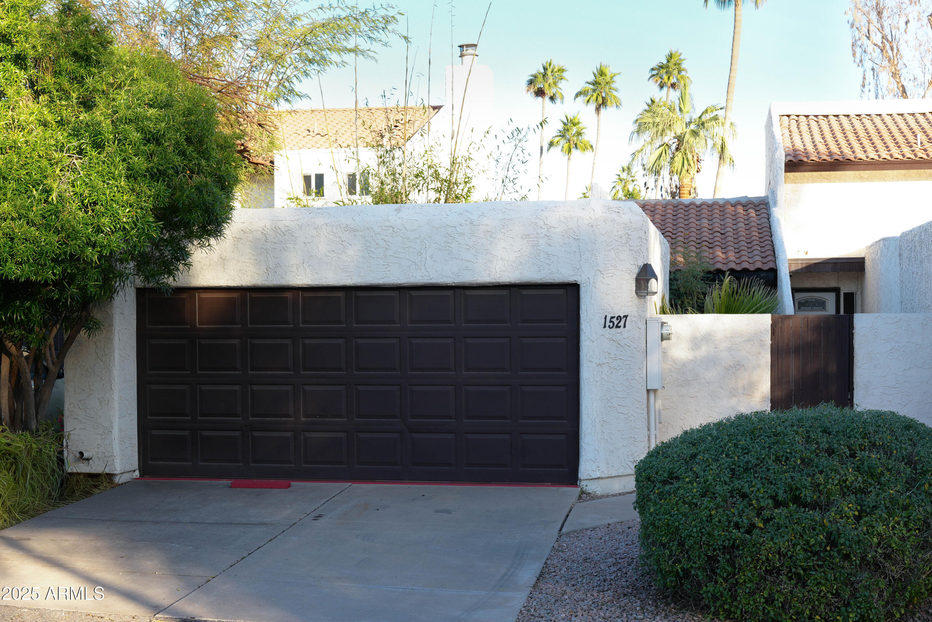 1527 S River Drive — photo