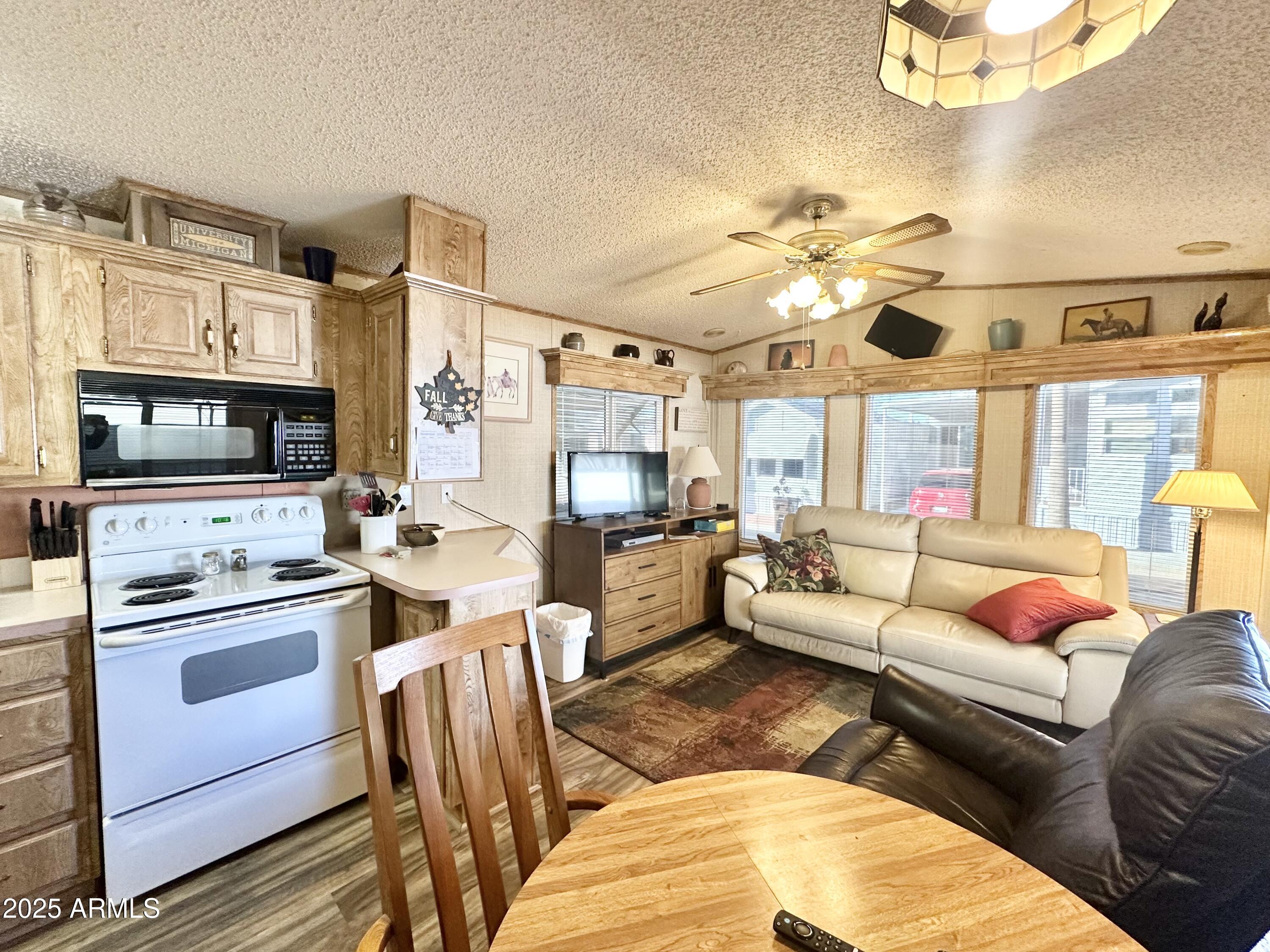 930 S Nickel Drive — photo