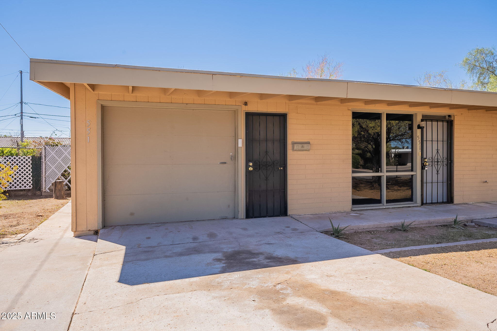 551 W Harding Avenue — photo