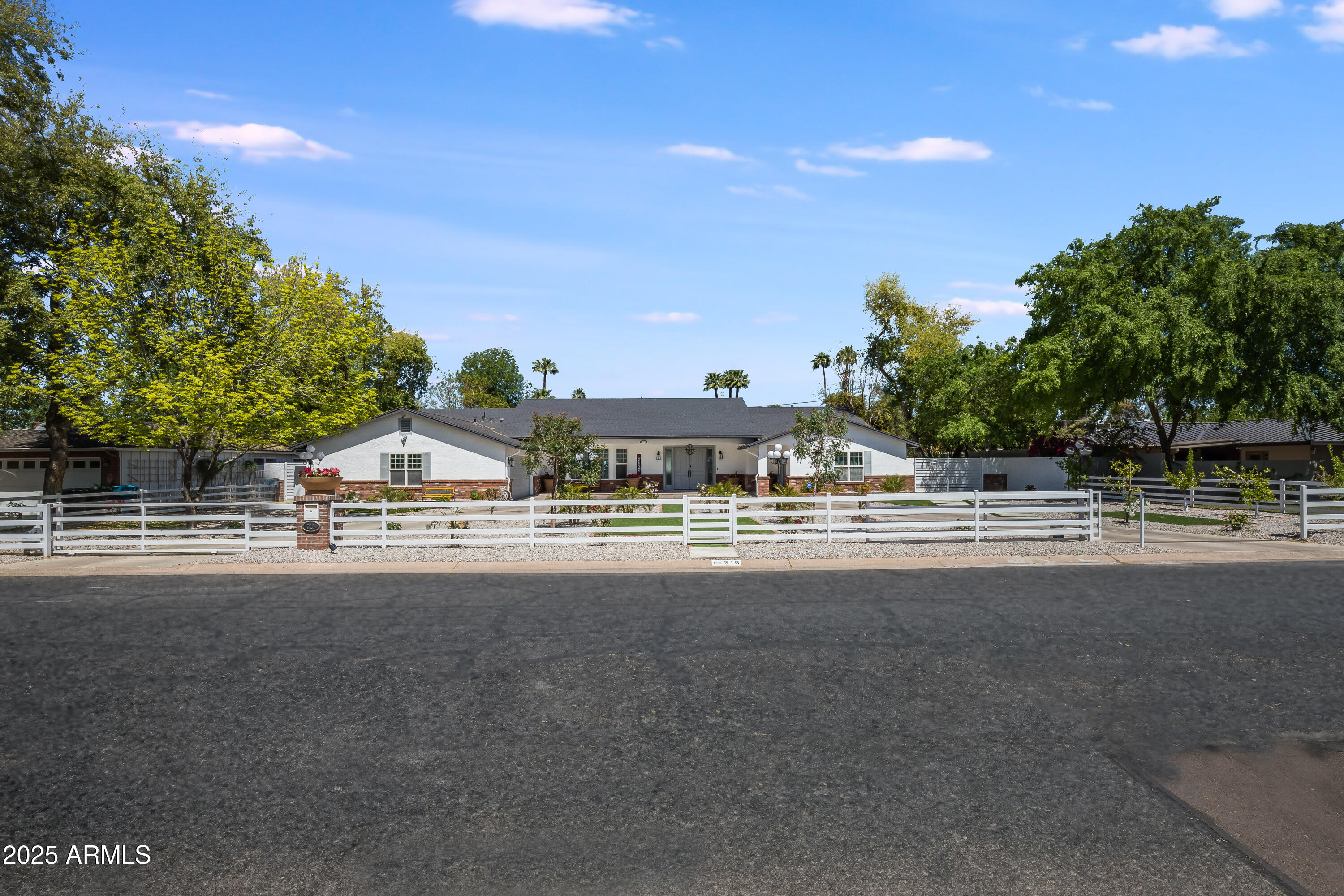 516 W Rancho Drive — photo