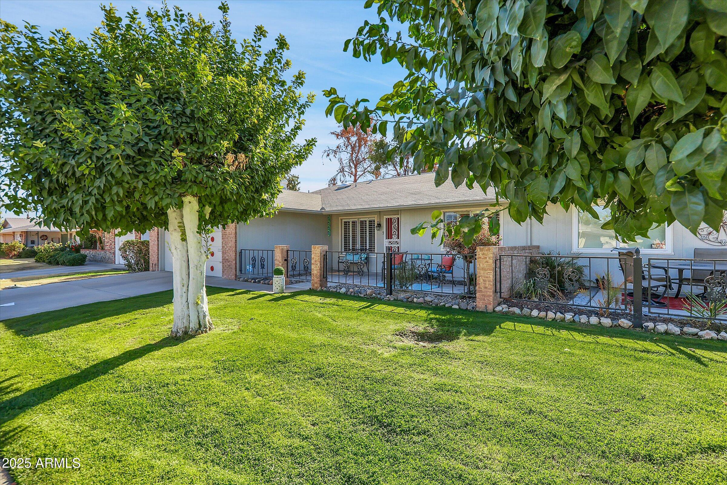 10825 W Caron Drive — photo