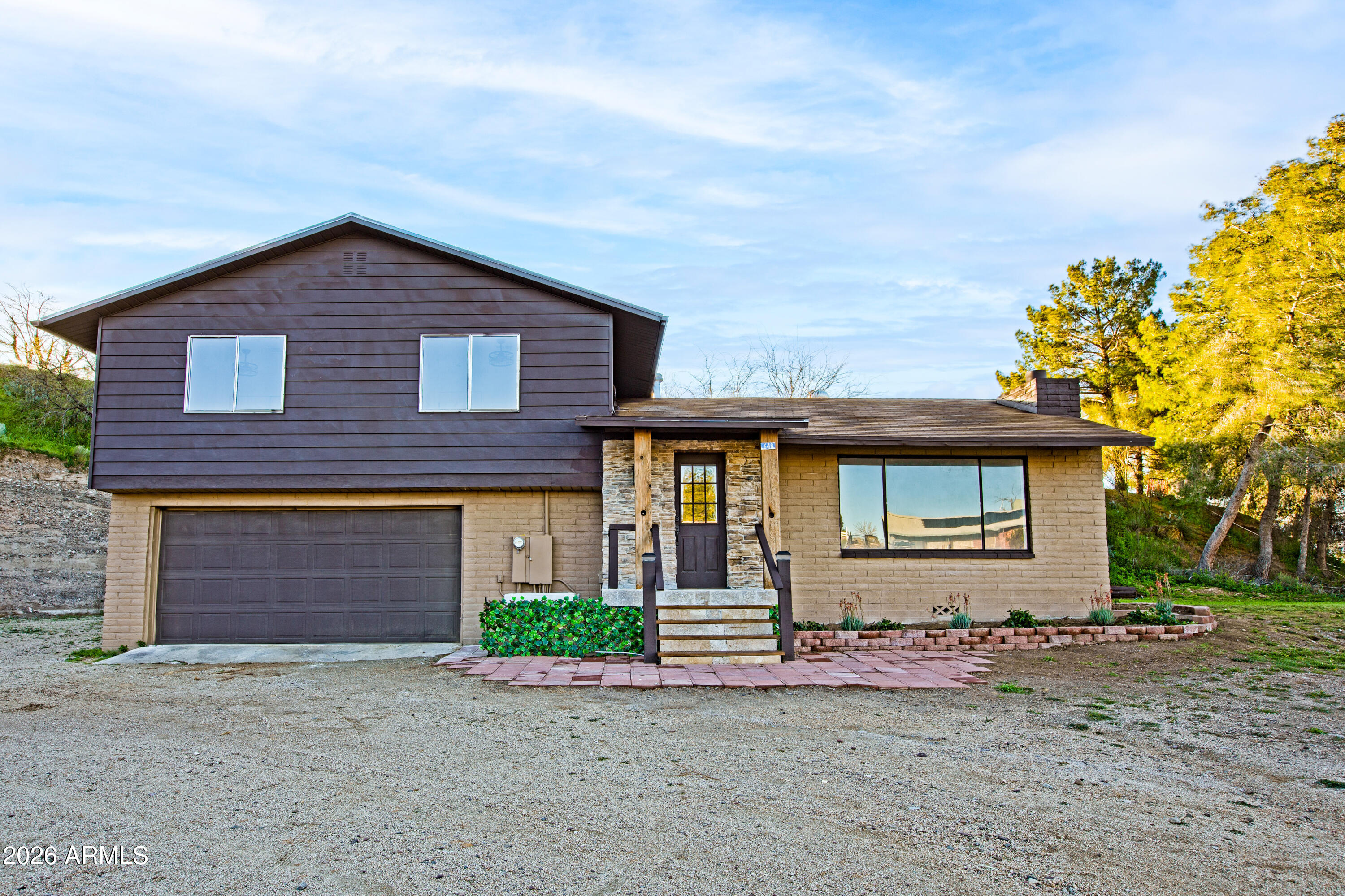 648 E Prickly Pear Drive — photo