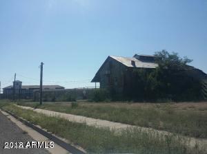 789 N Douglas Avenue — photo