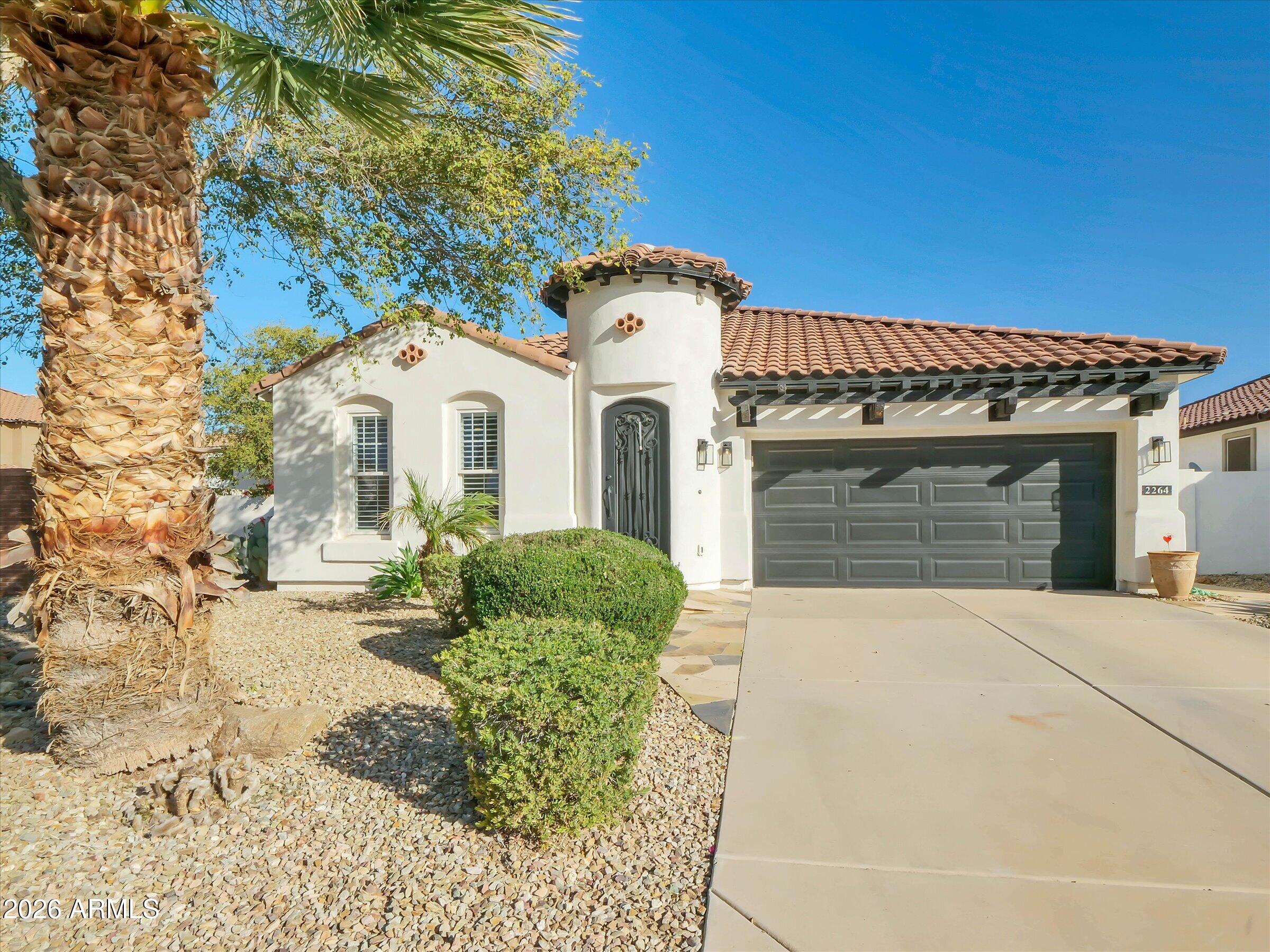 2264 E Desert Broom Place — photo