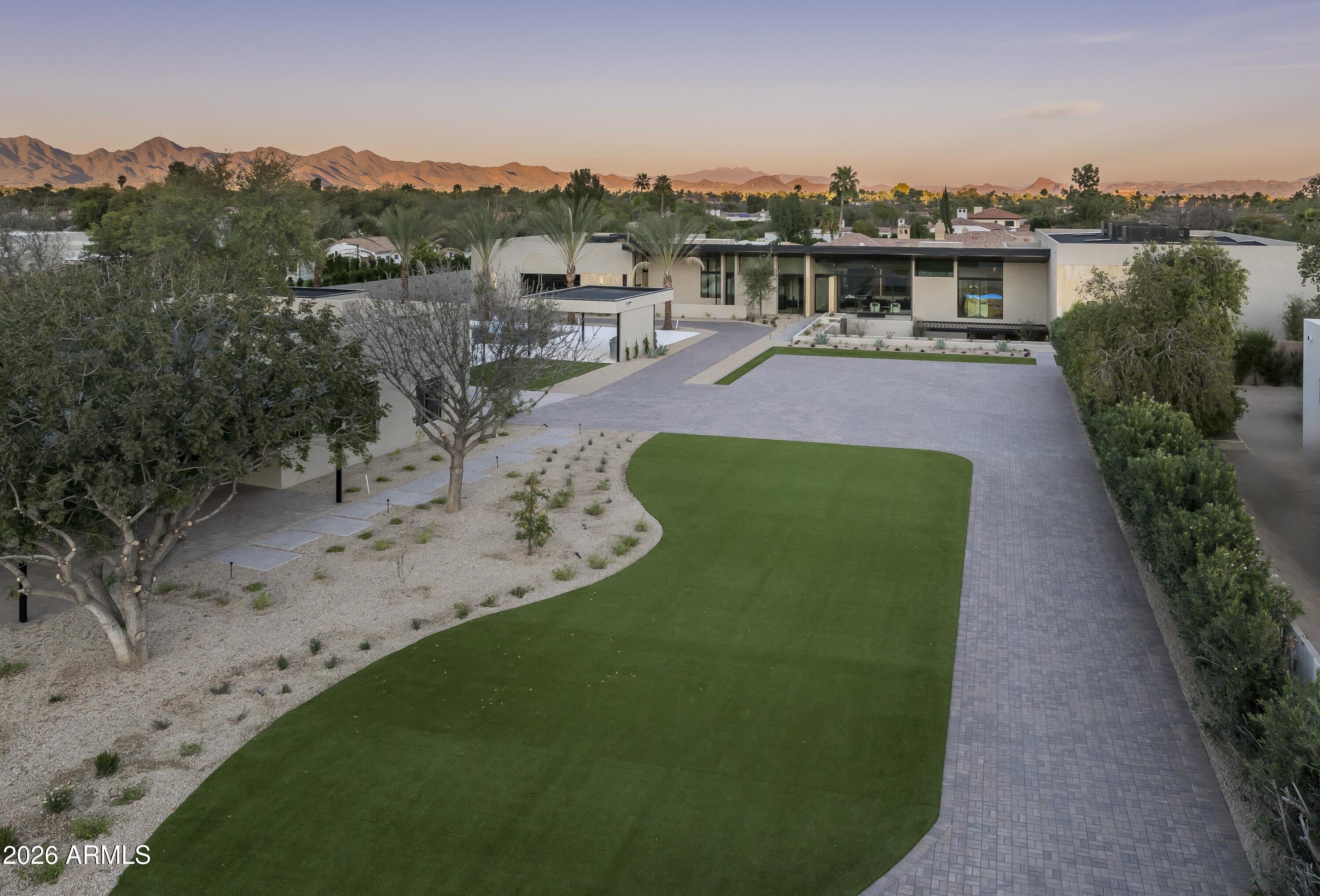 7545 N Mockingbird Lane — photo