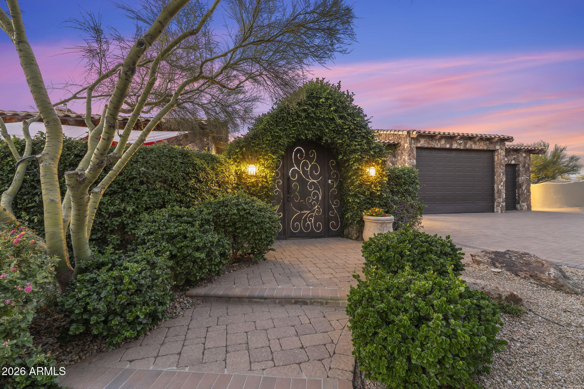 8449 E Dixileta Drive — photo