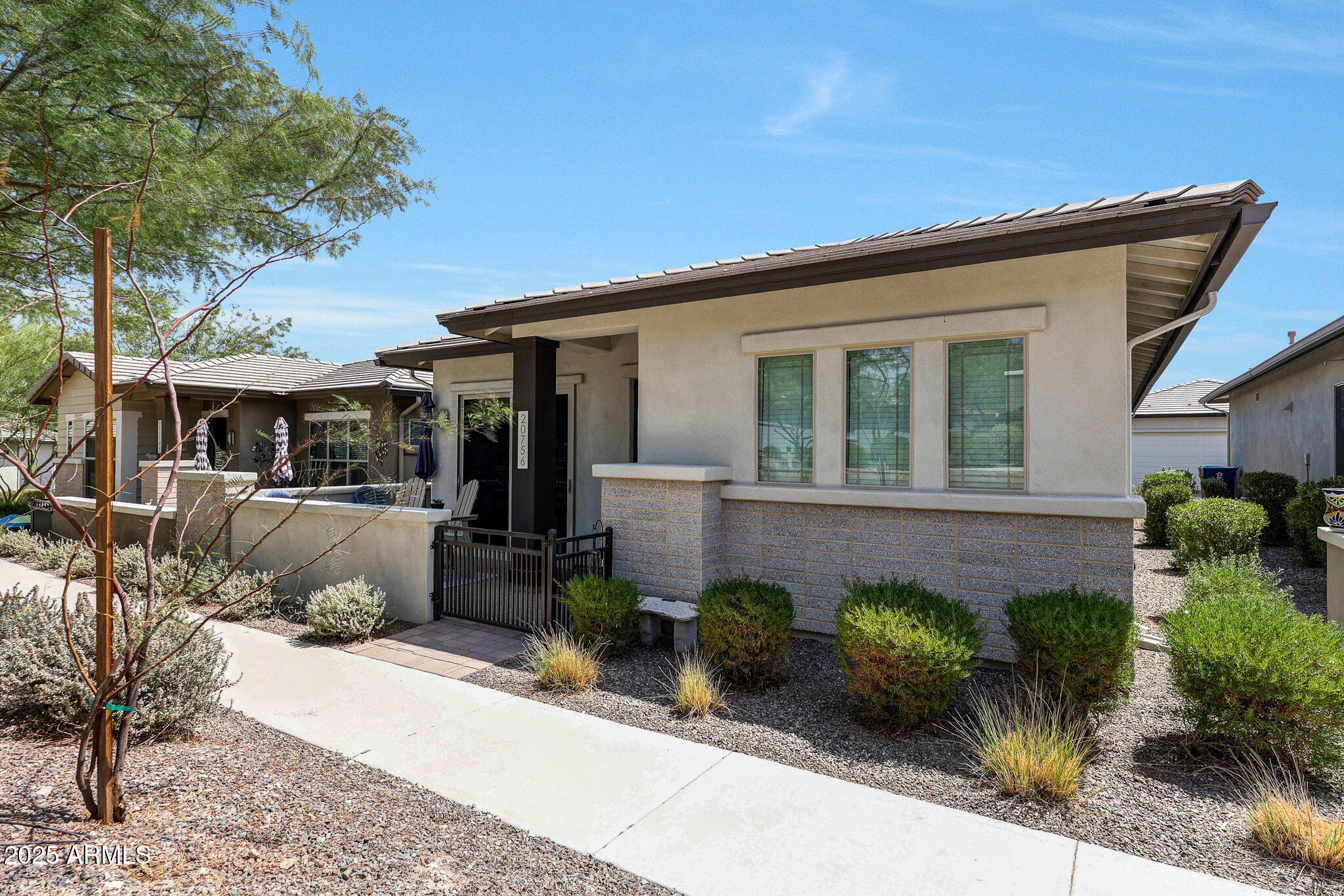 20756 W Medlock Drive — photo