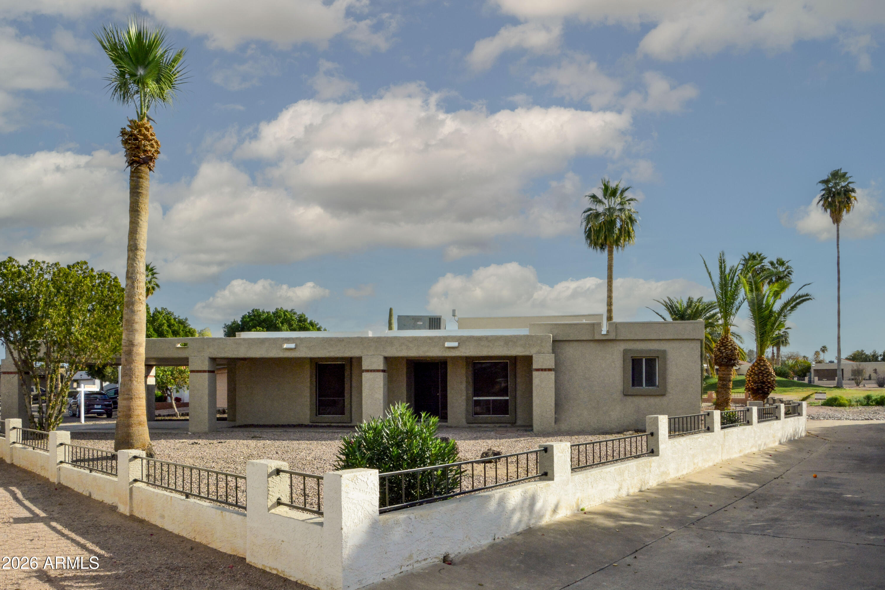 2529 N Doral Circle — photo