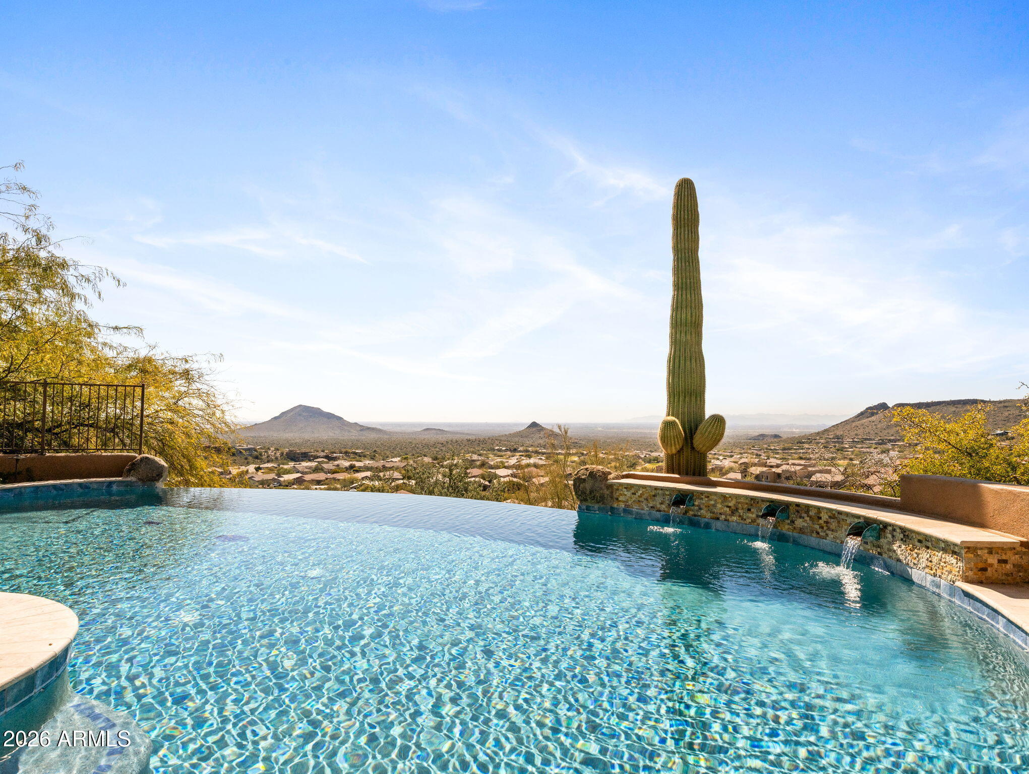 10130 N Palisades Boulevard — photo