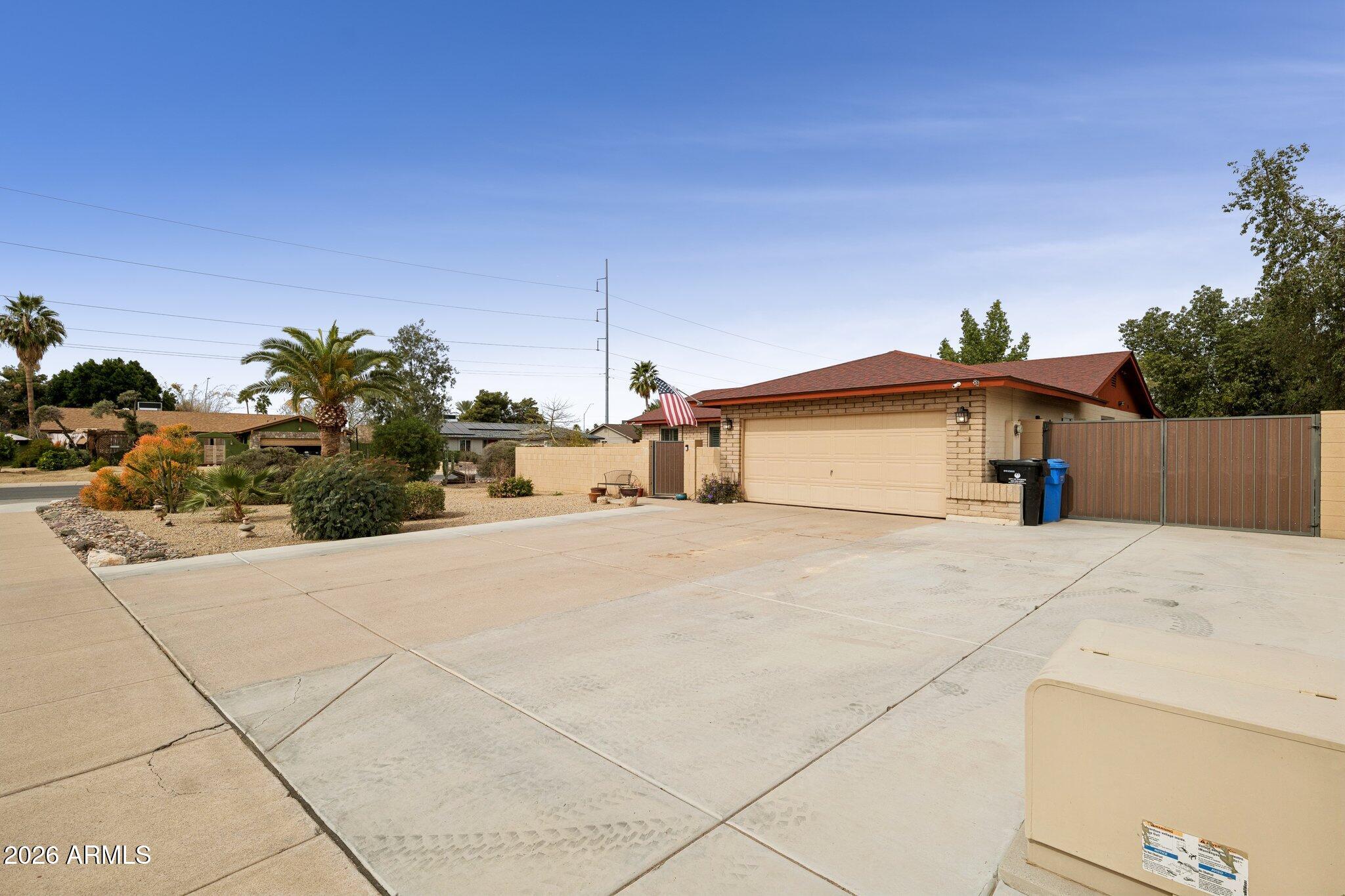 802 E Marconi Avenue — photo