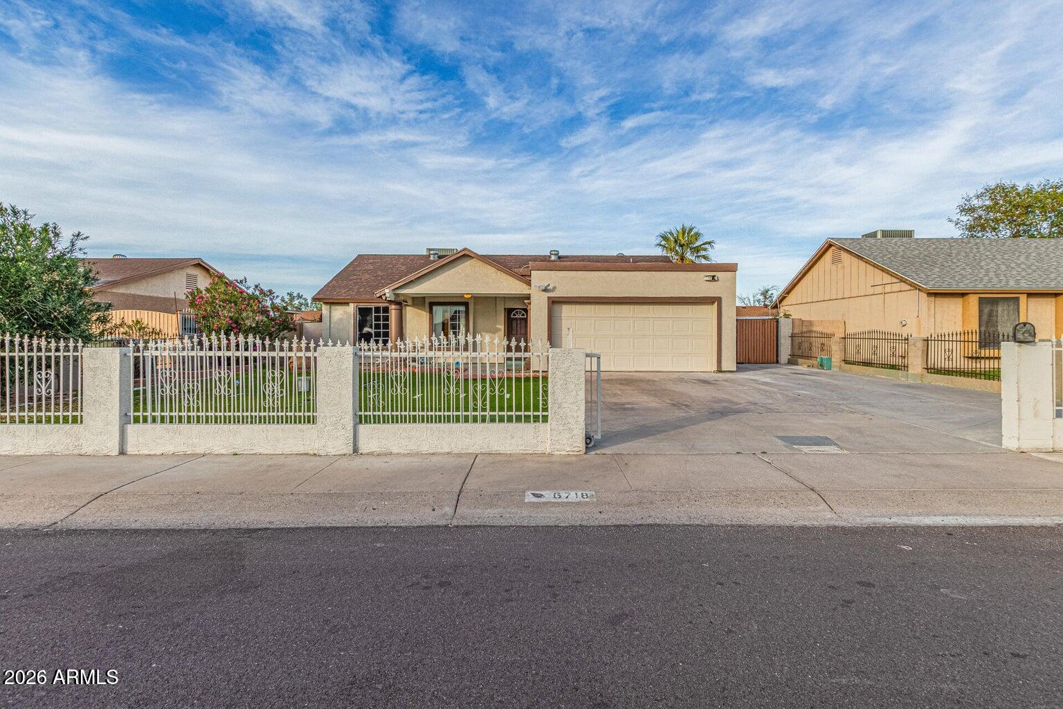 6718 W Catalina Drive — photo