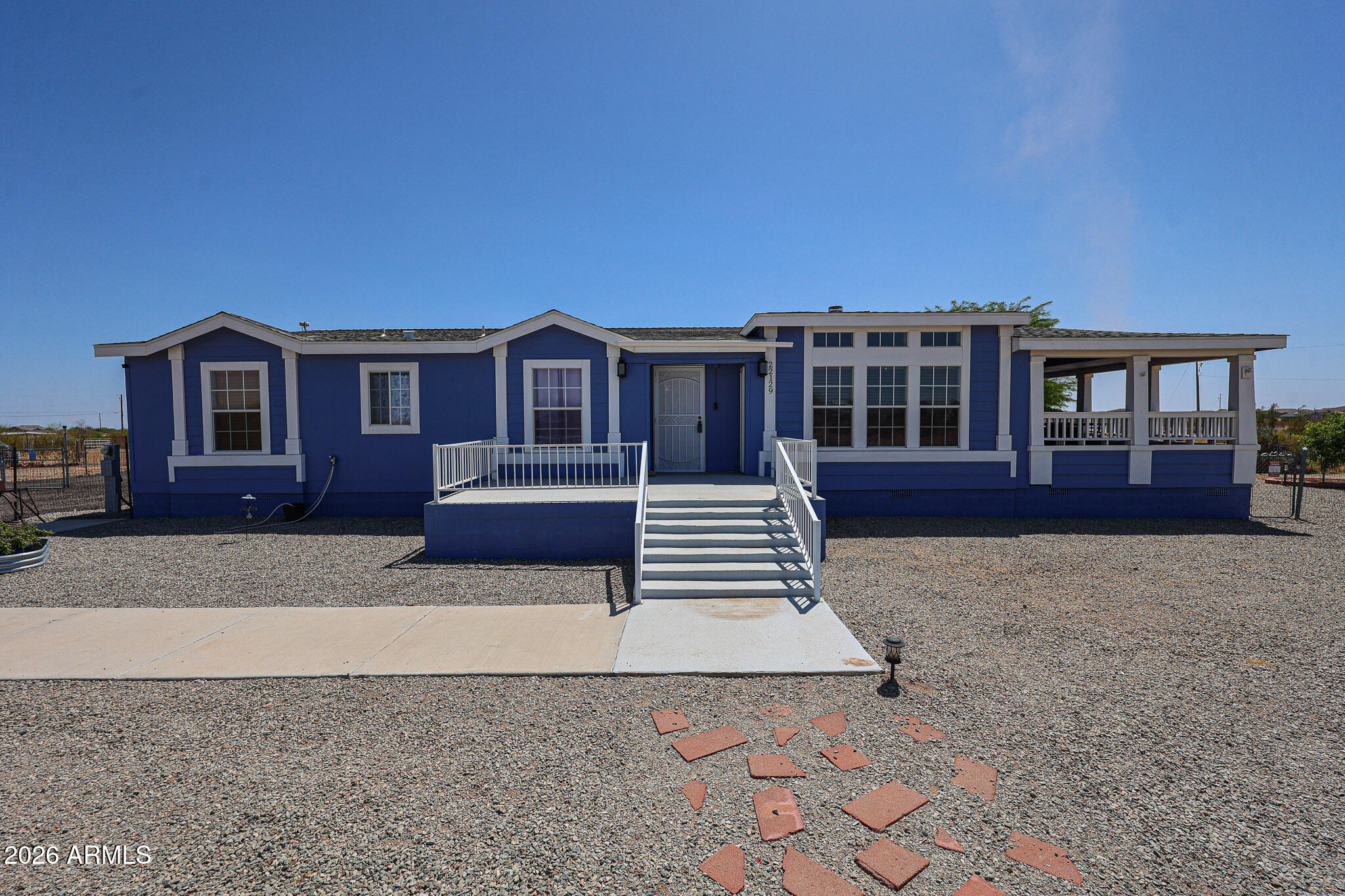 22129 W Dixileta Drive — photo