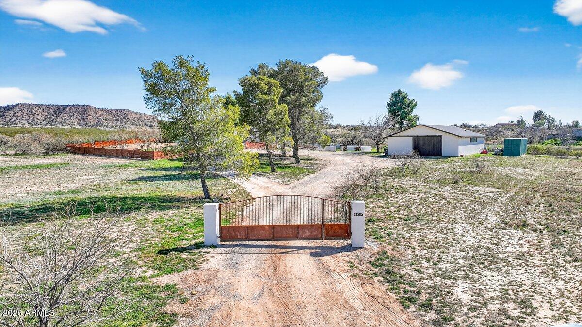 13505 E Rindone Lane — photo