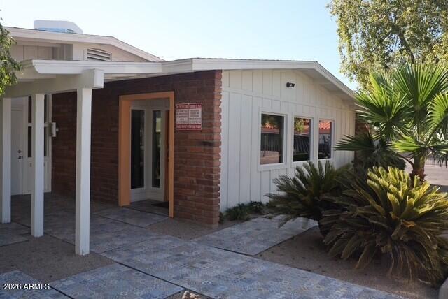 214 E Monterey Way — photo