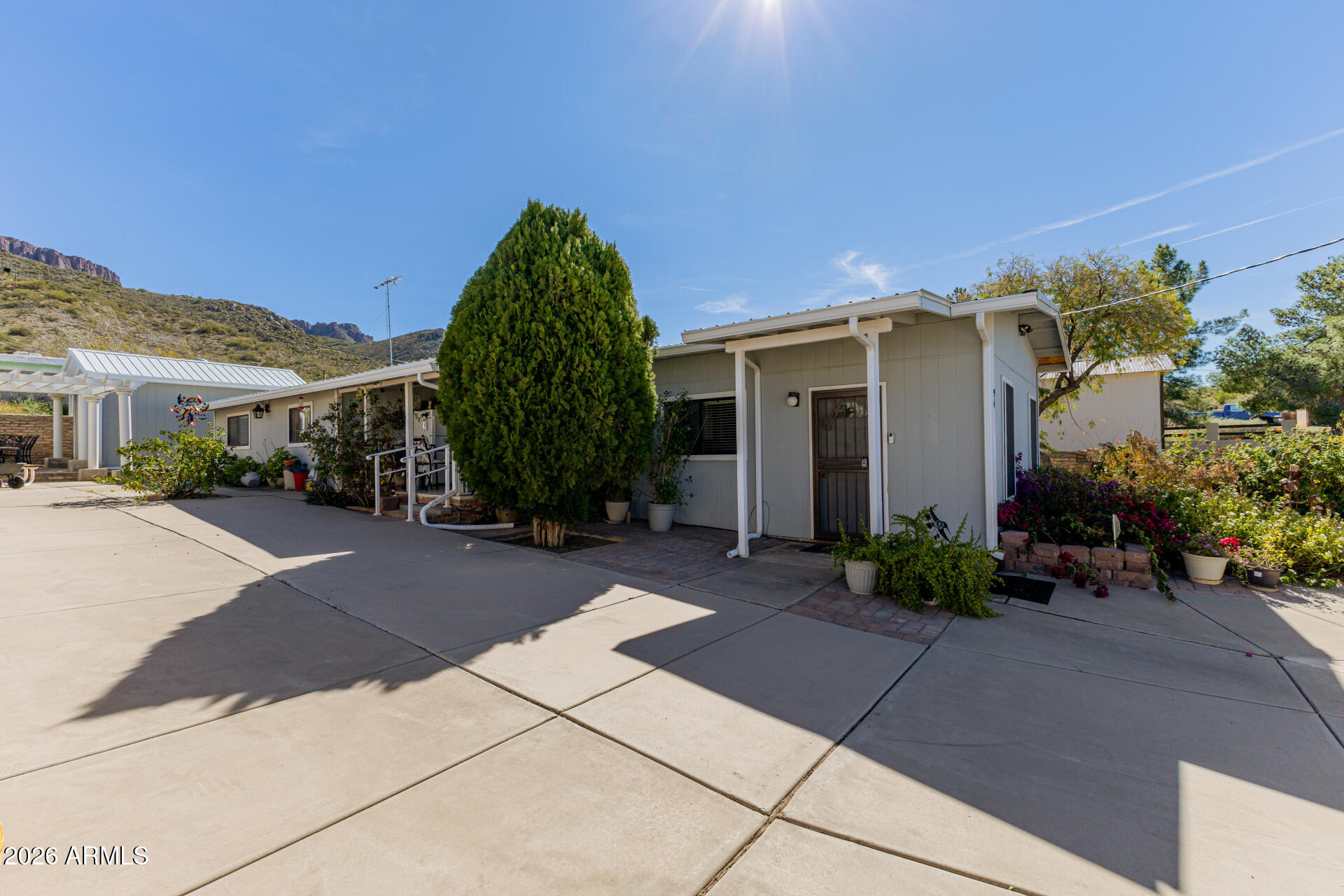 94 W Arnett Drive — photo