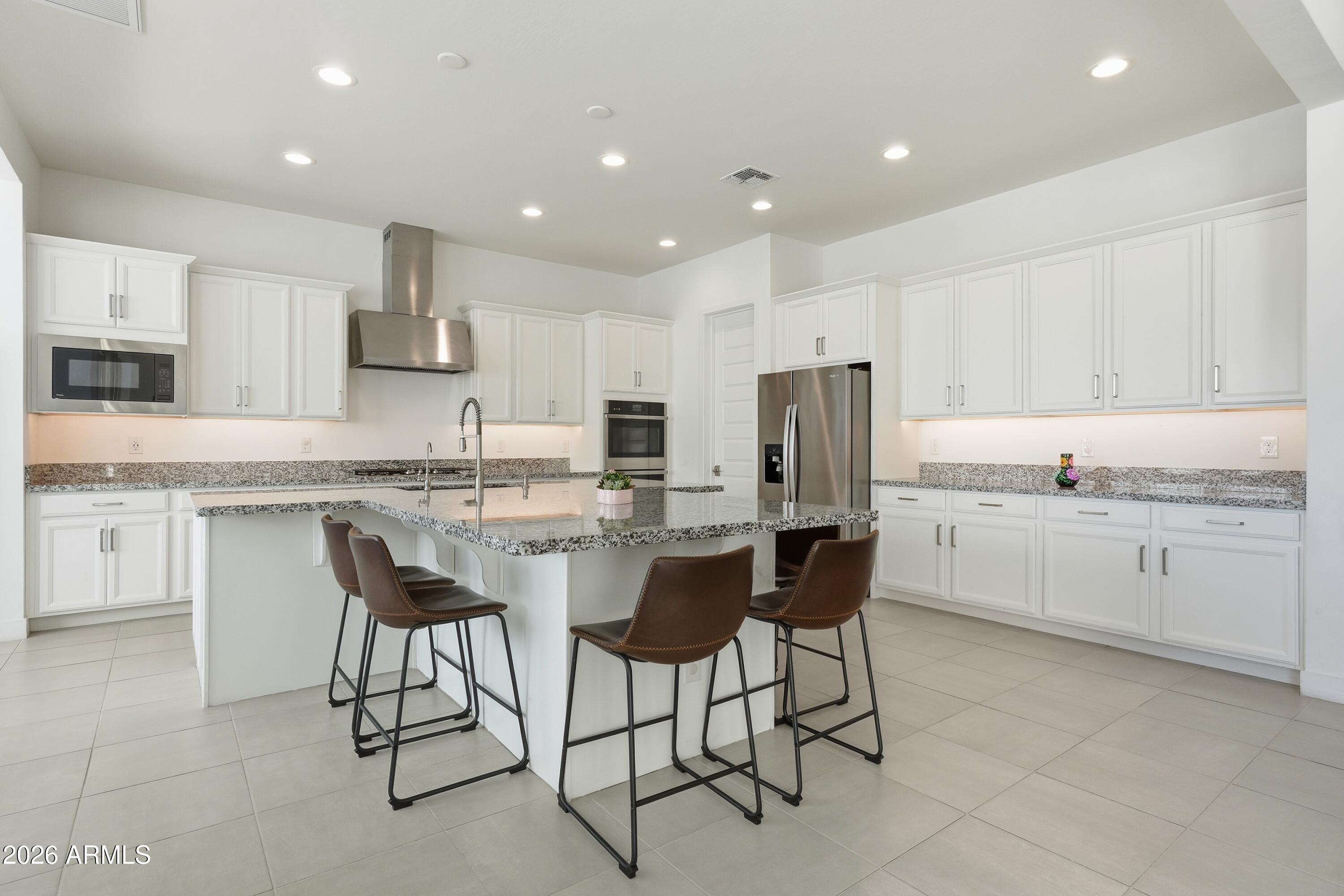 3407 E Valencia Drive — photo