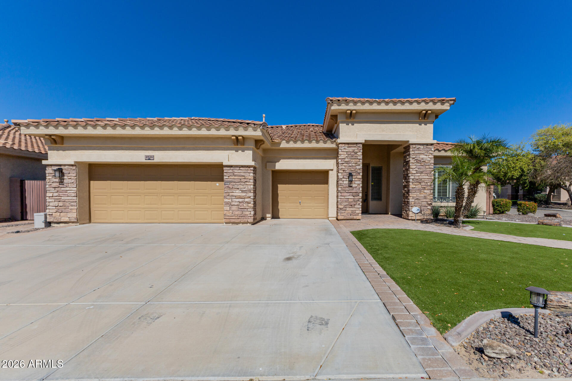2324 W Blaylock Drive — photo
