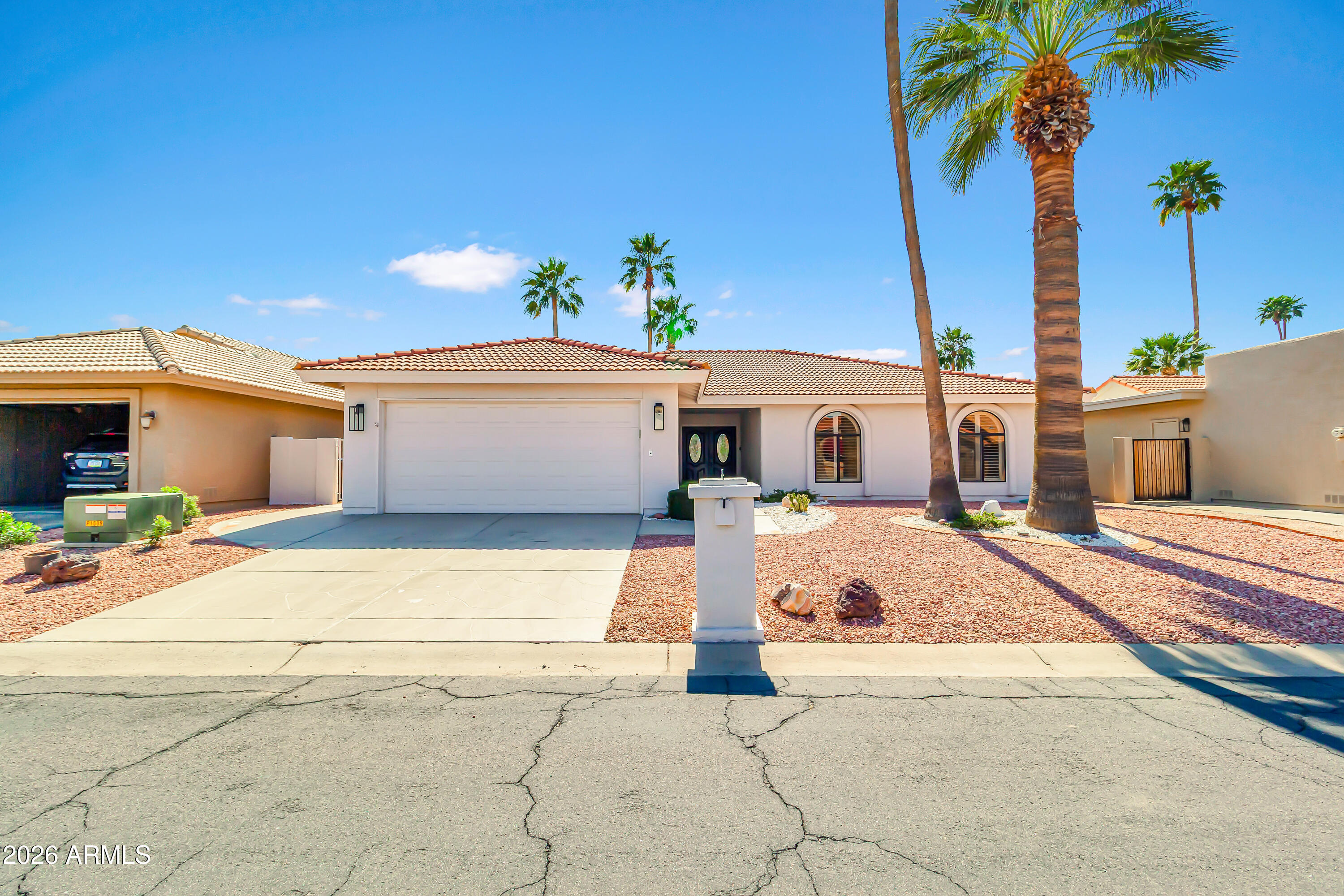 10831 E Sunnydale Drive — photo