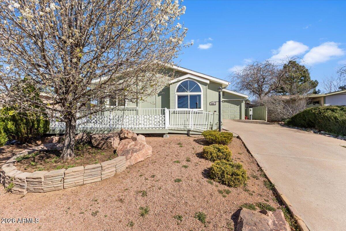 904 W Driftwood Drive — photo