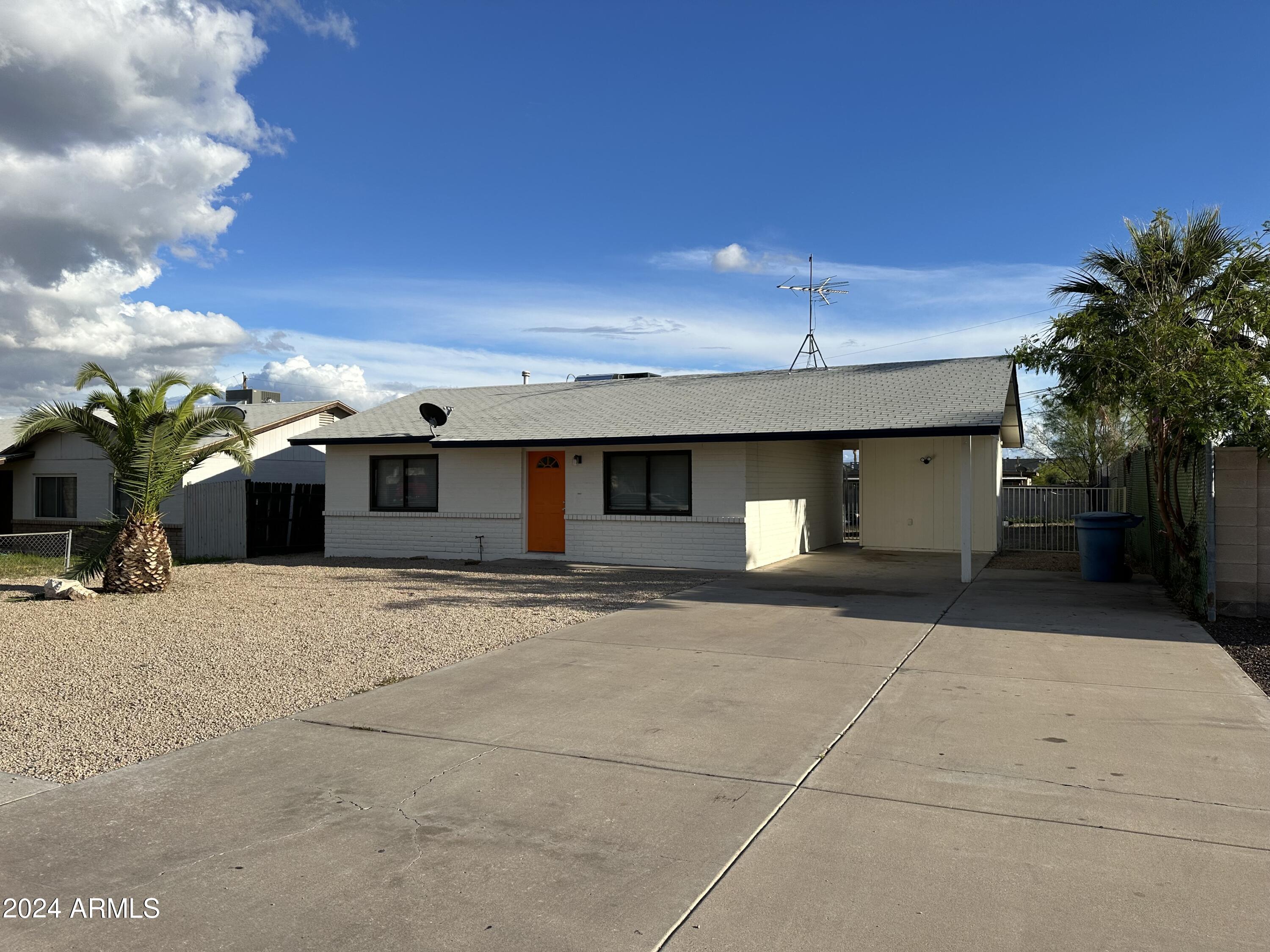 933 E Harry Street — photo