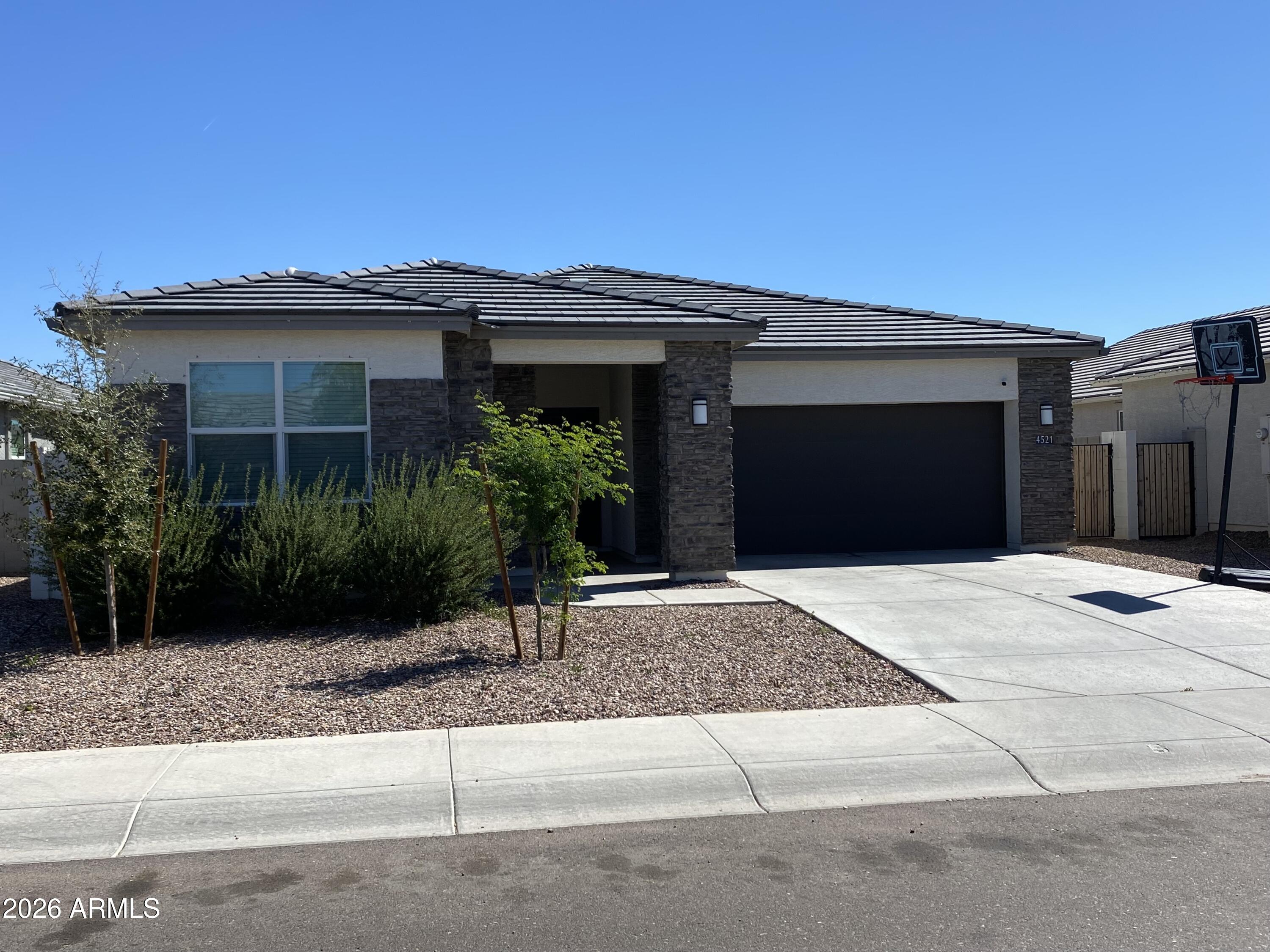 4521 S 103rd Drive — photo