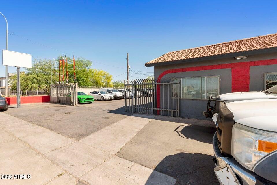 507 E Broadway Road — photo
