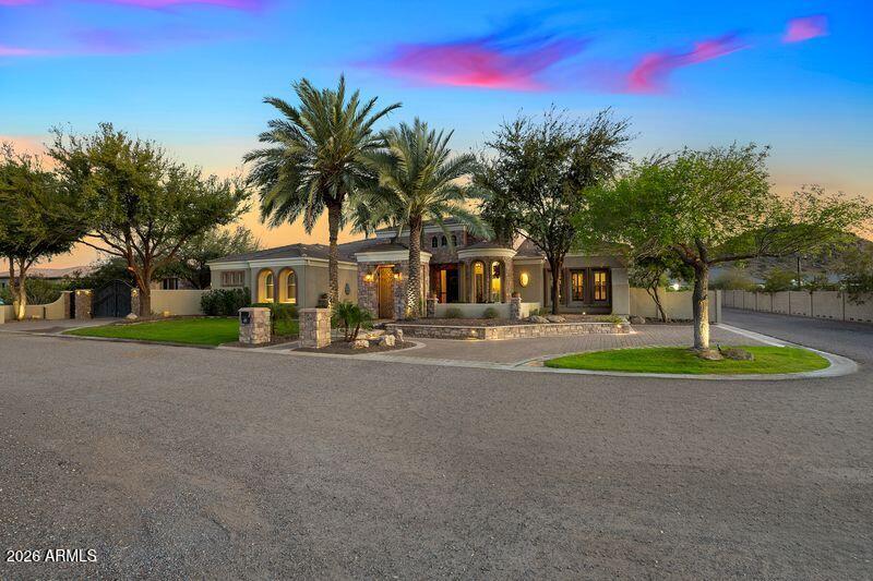 3309 E Sunnydale Drive — photo