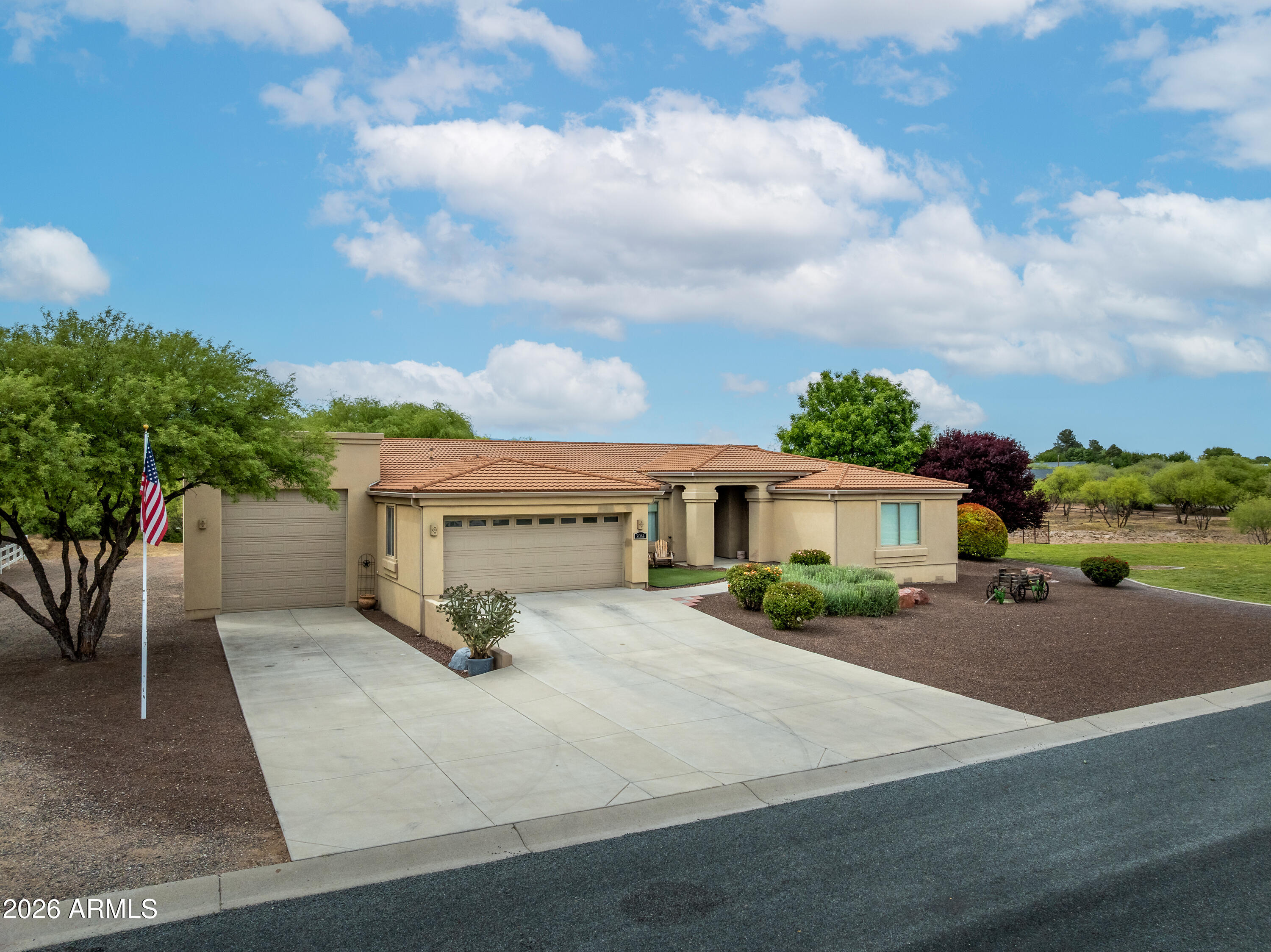 2084 S Derby Drive — photo
