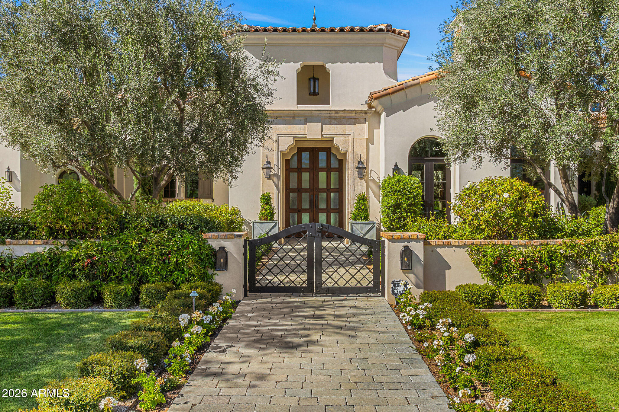 5858 E Caballo Drive — photo