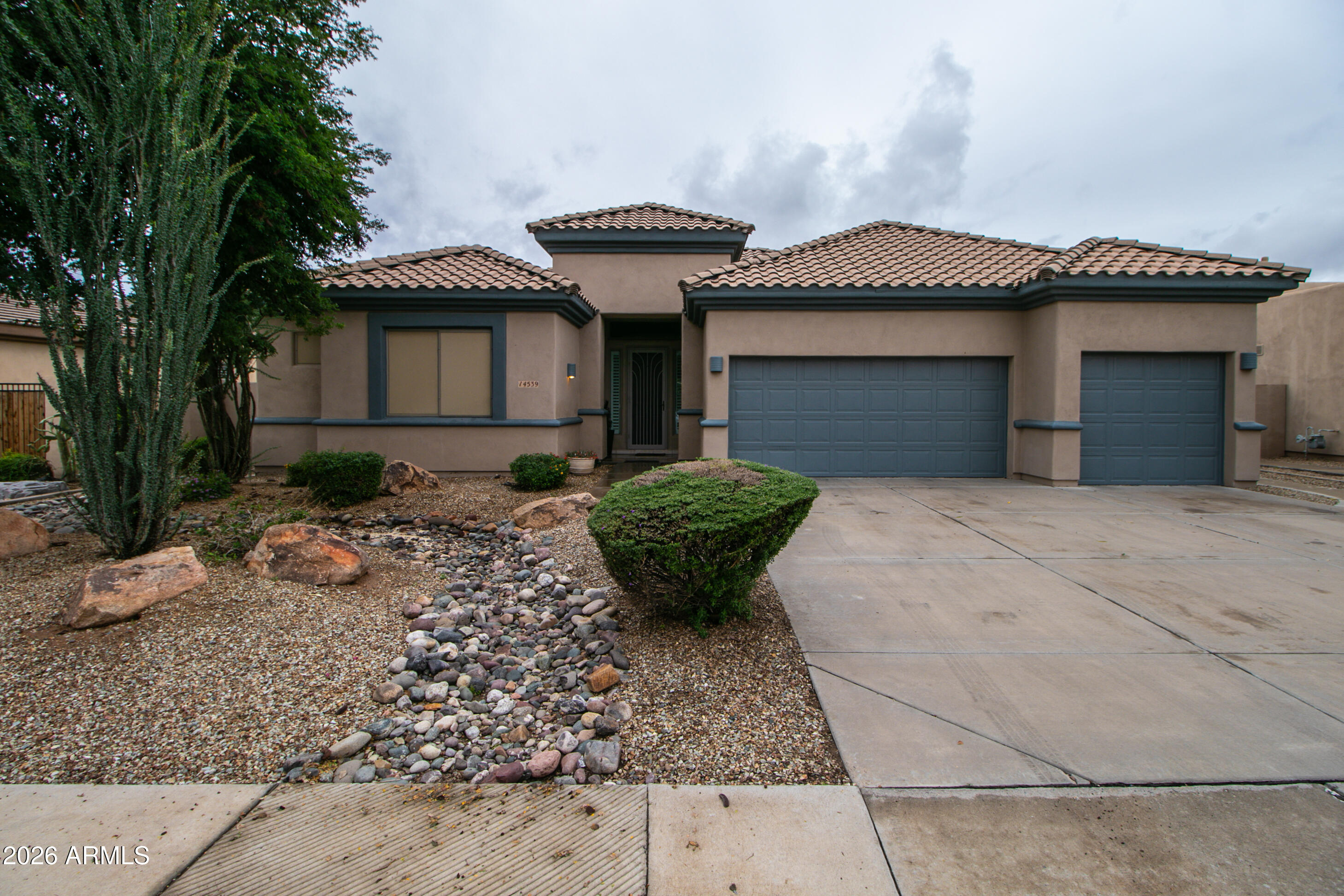 14539 W Hillside Street — photo