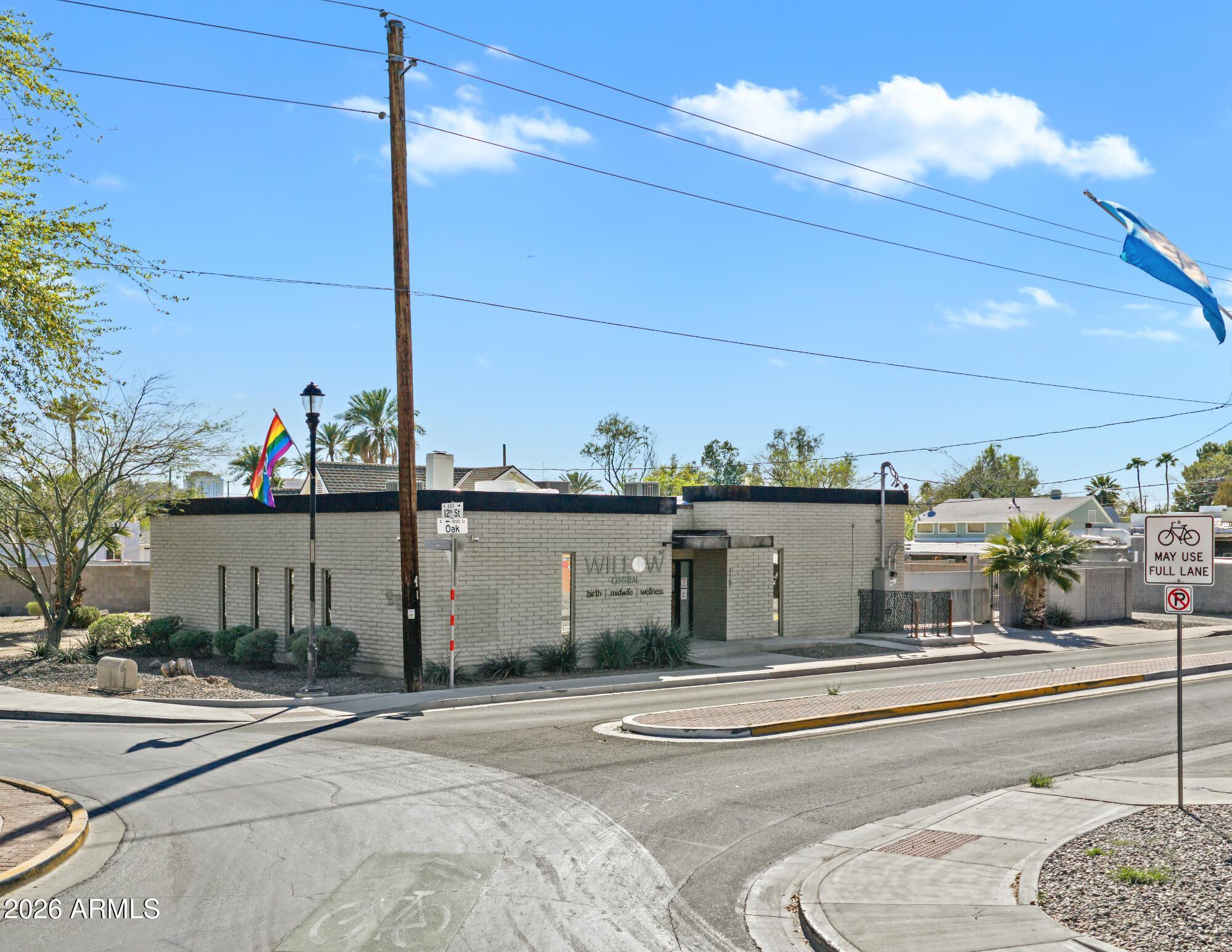 1197 E Oak Street — photo