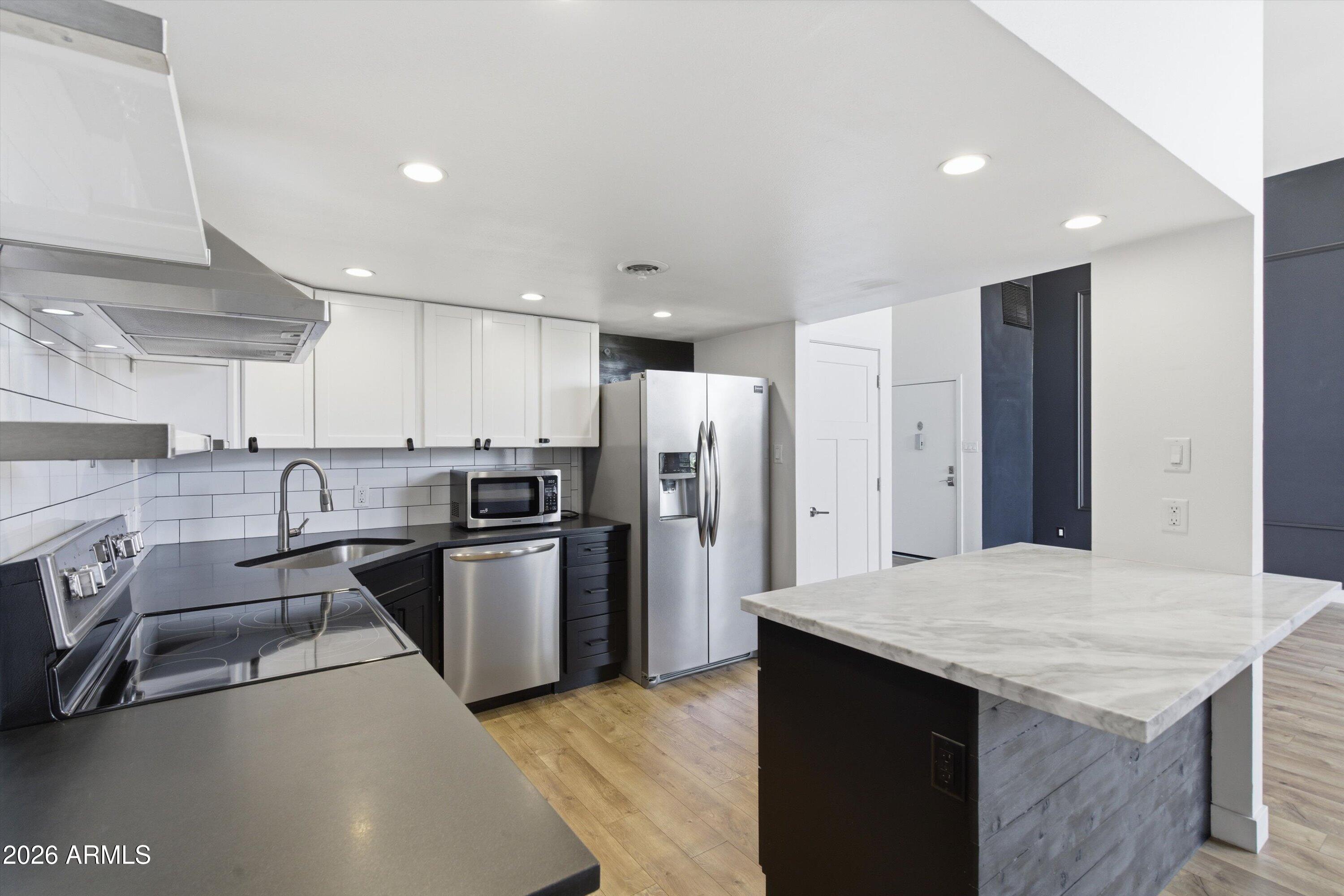 334 W Medlock Drive C201 — photo