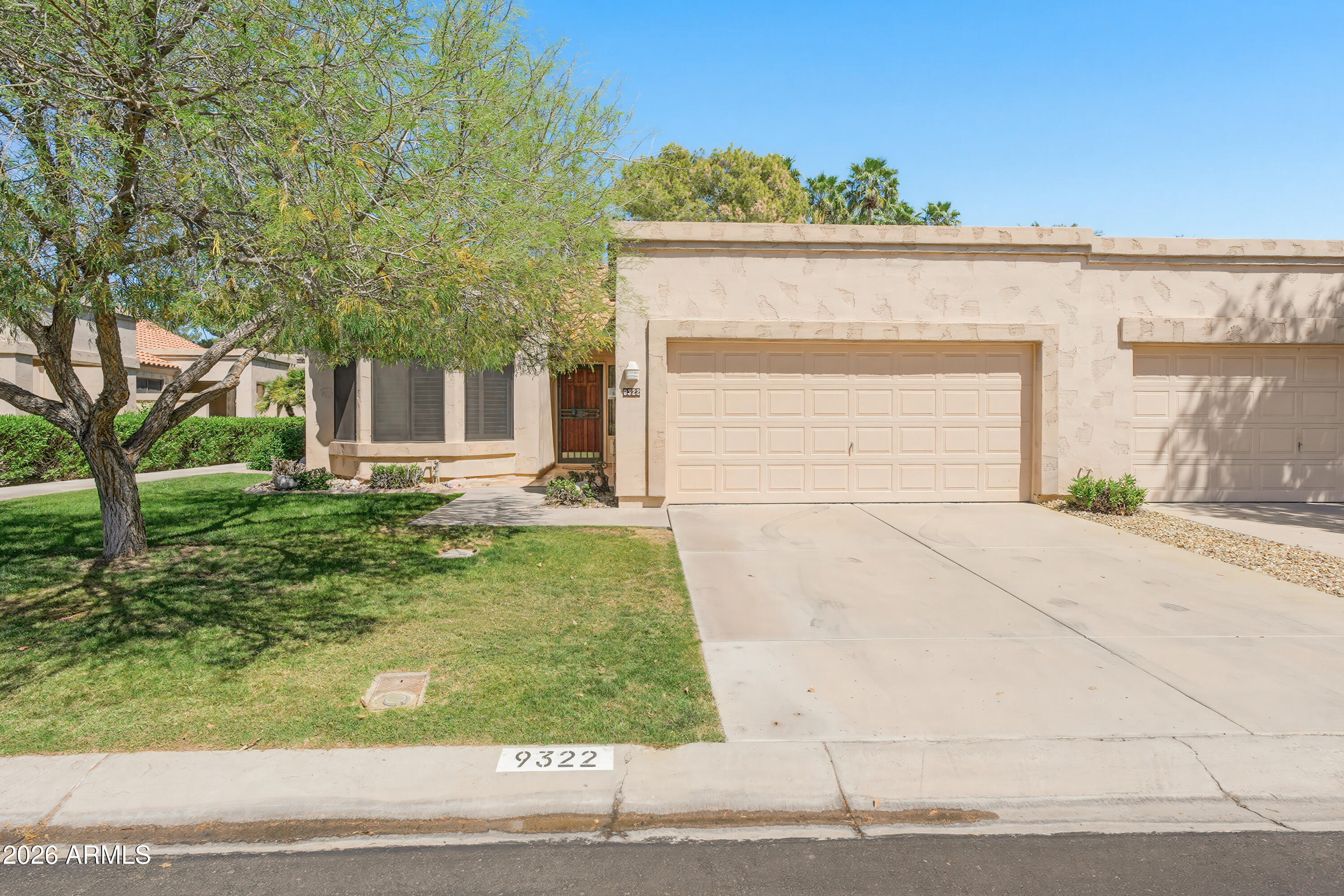 9322 W Topeka Drive — photo