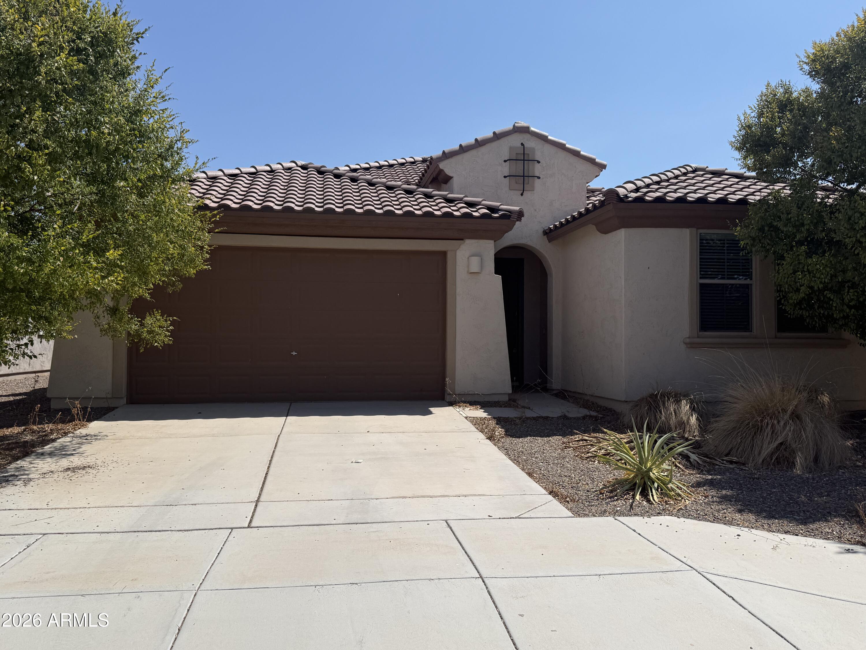 25931 W Deer Valley Road — photo