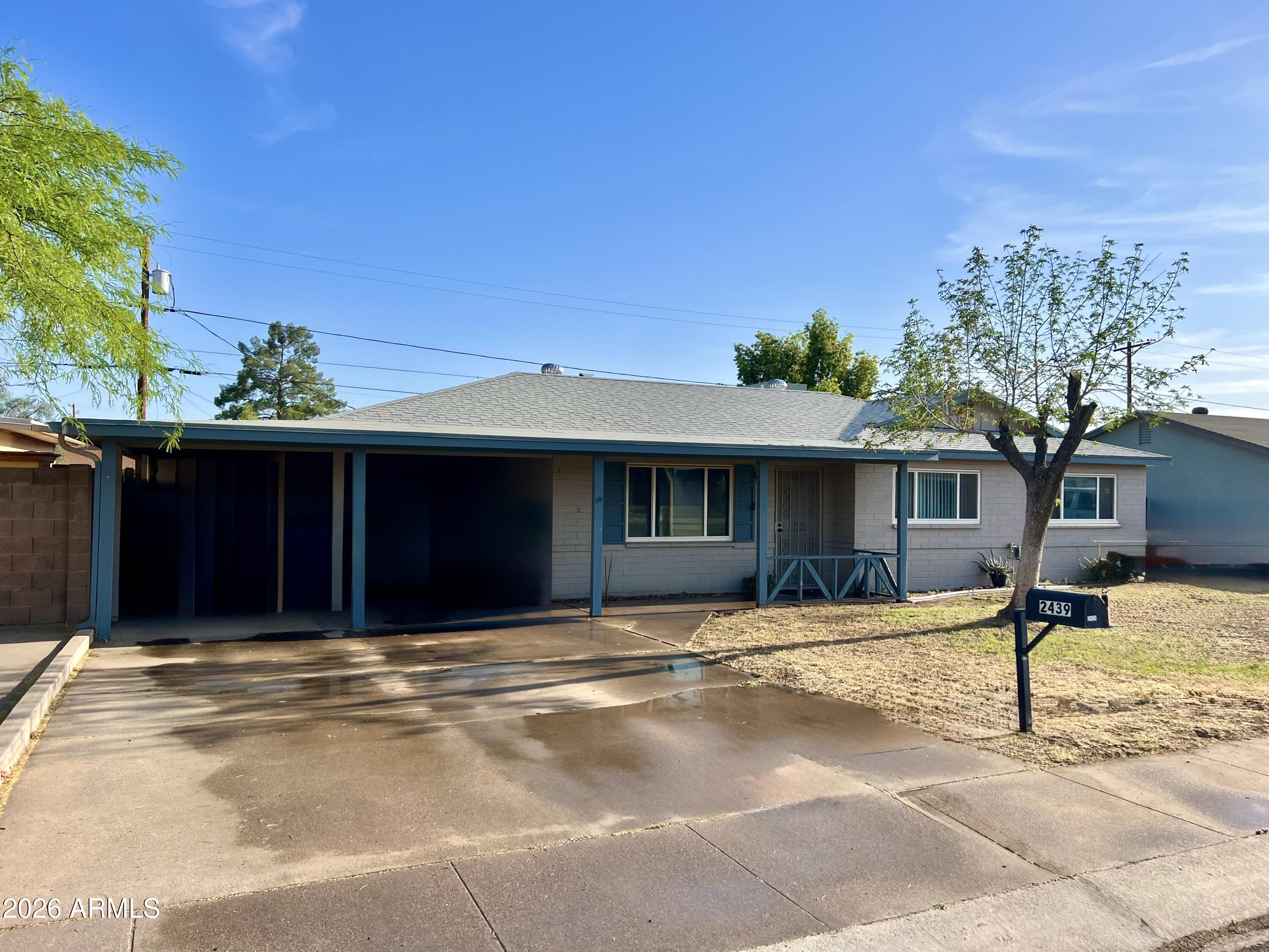 2439 W Freeway Lane — photo