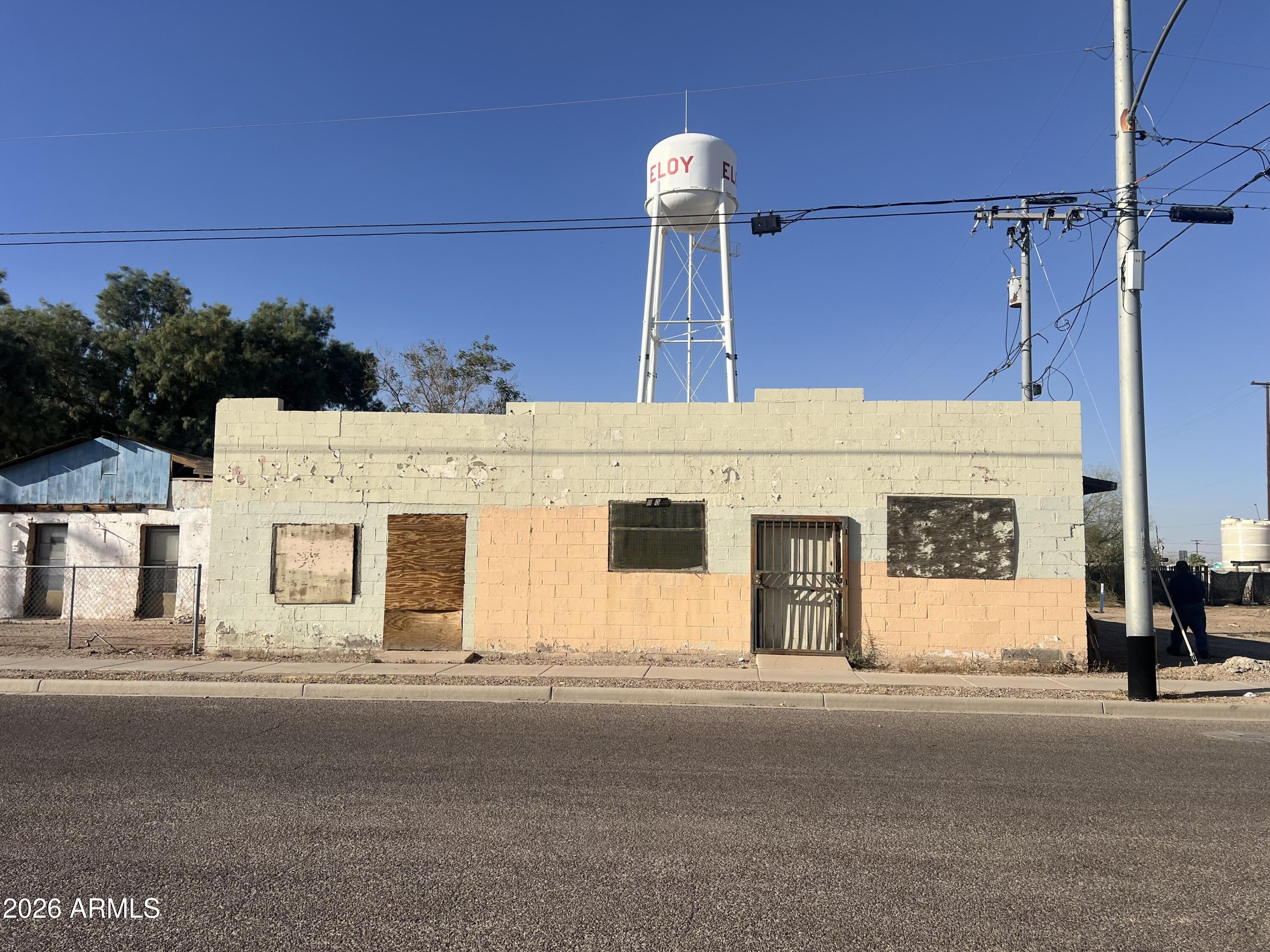 102 W Martin Luther King Street — photo