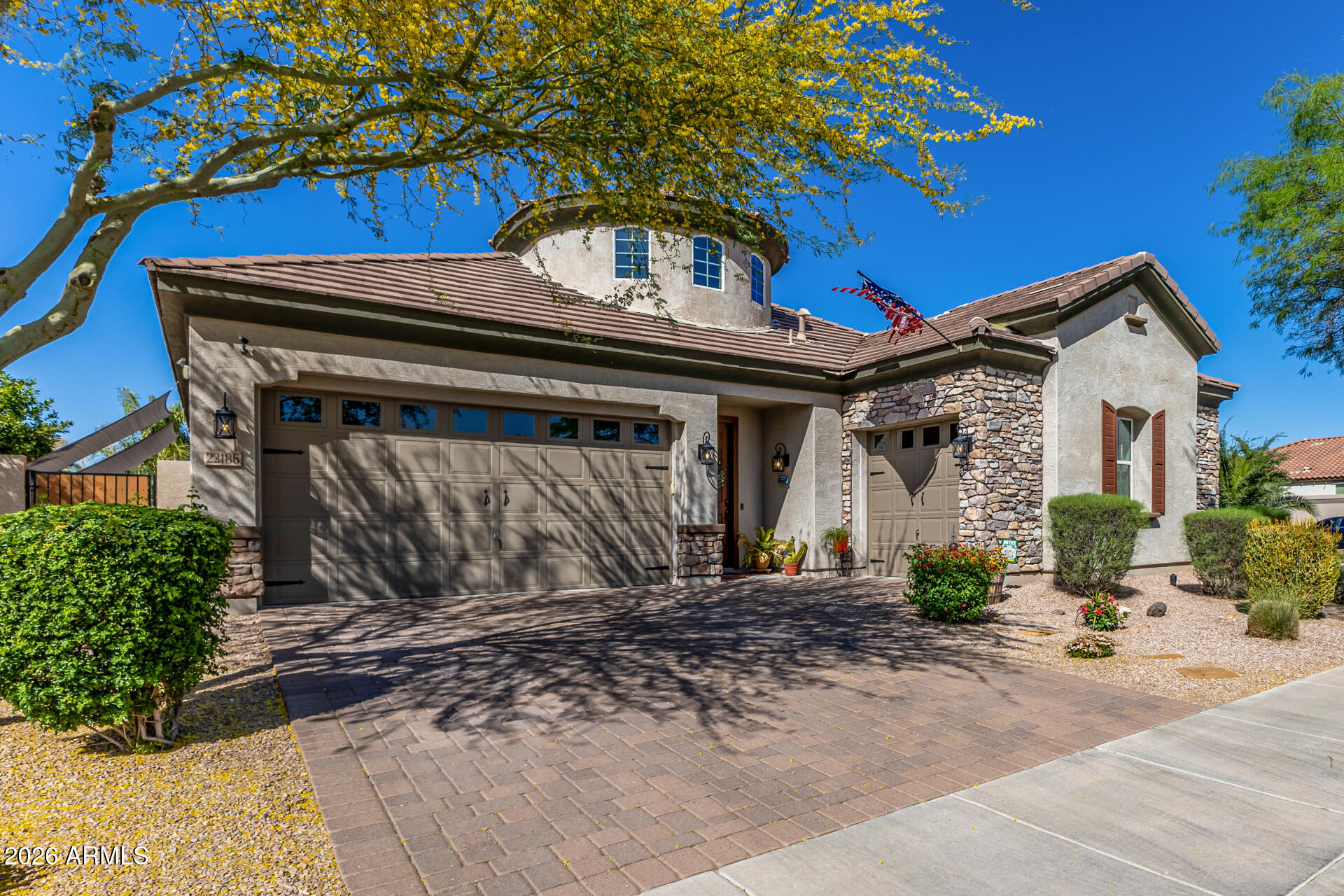 22186 E Creekside Drive — photo