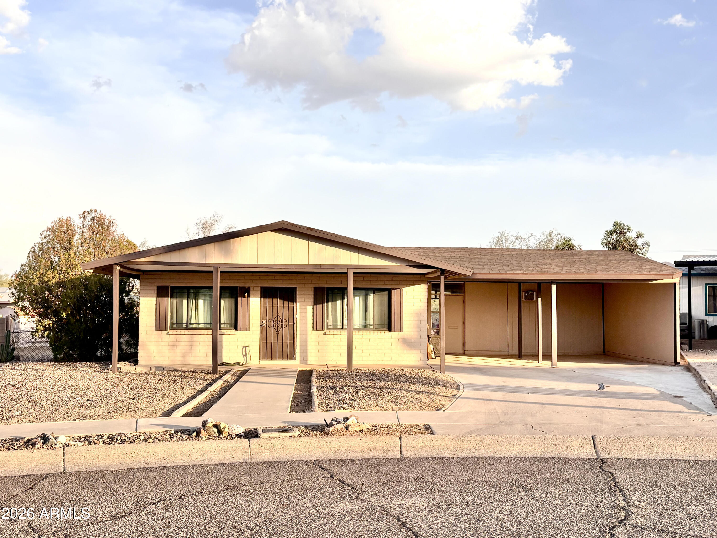 1210 N Ash Place — photo