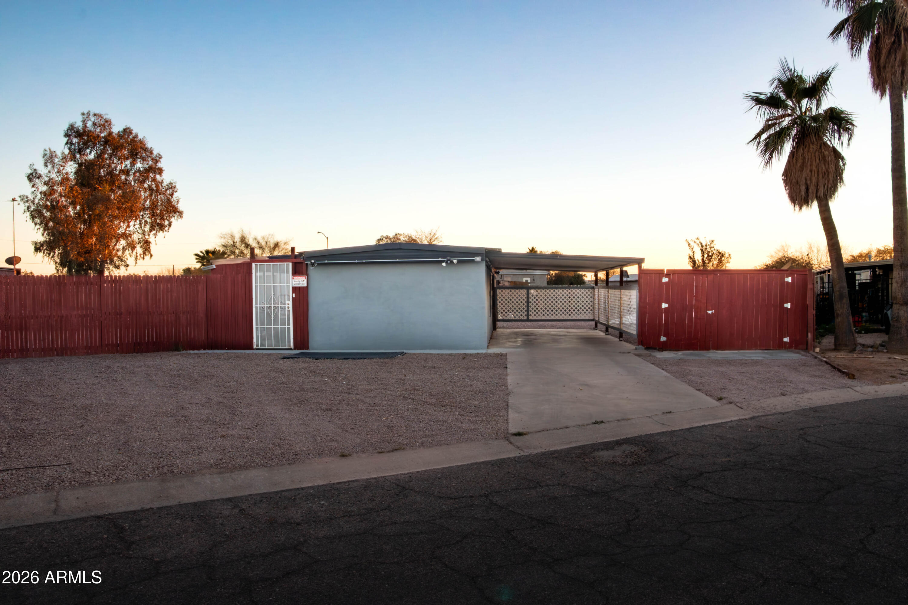 661 W Saguaro Street — photo
