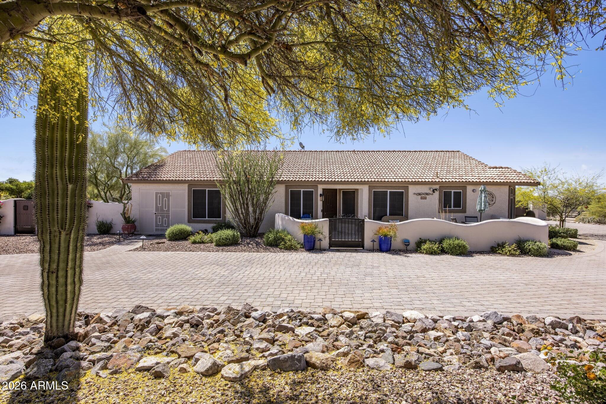 6905 E Dale Lane — photo