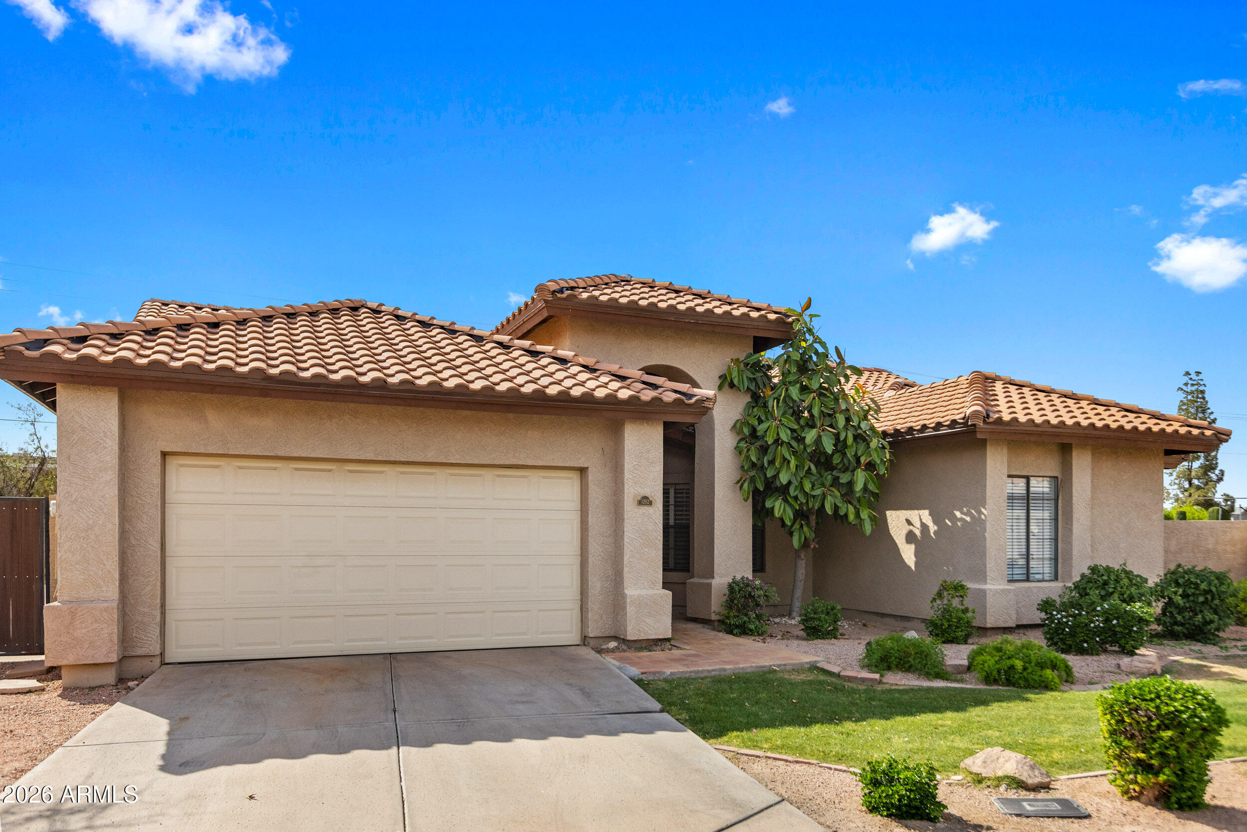 1202 E Greenway Circle — photo