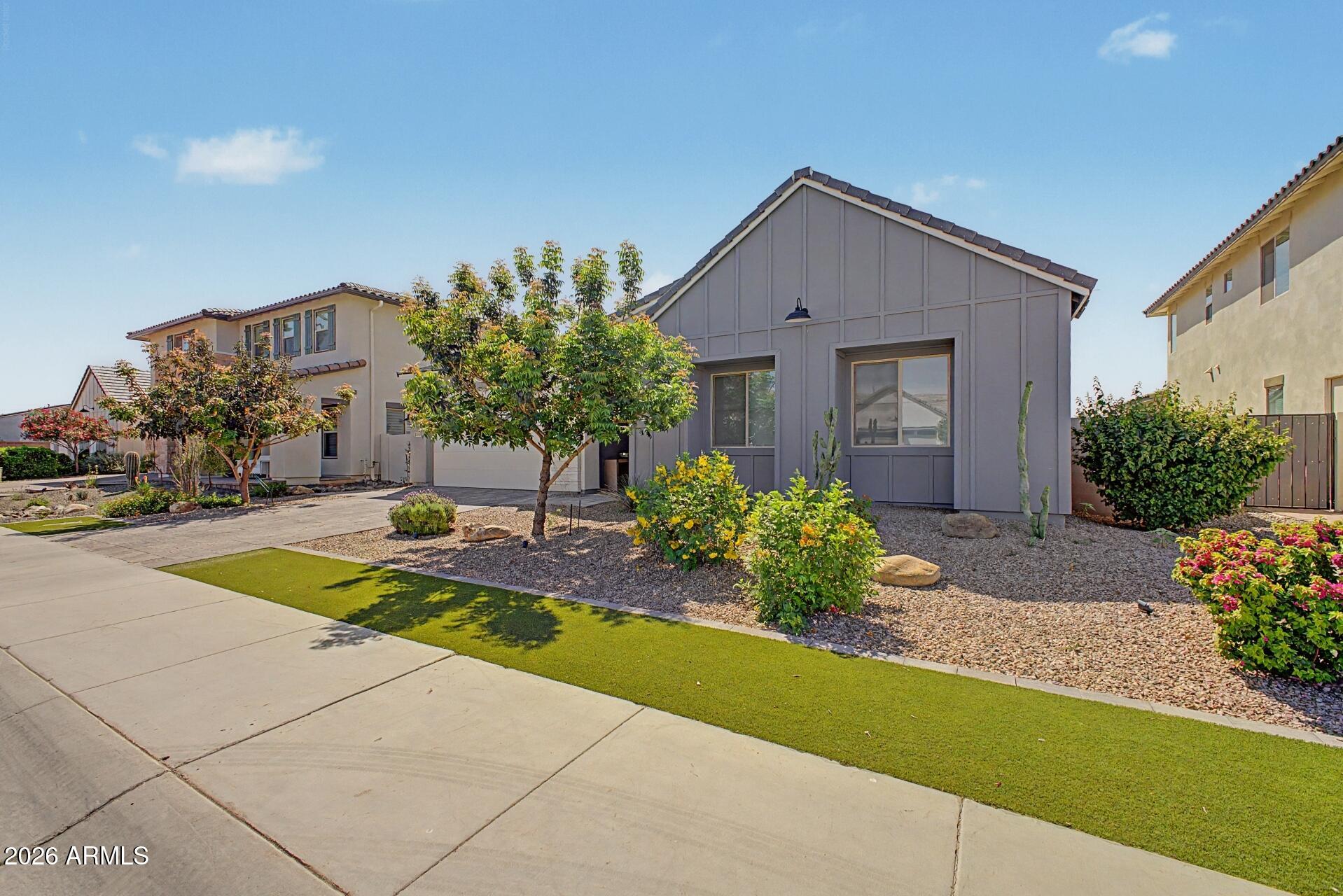 1461 E San Carlos Way — photo