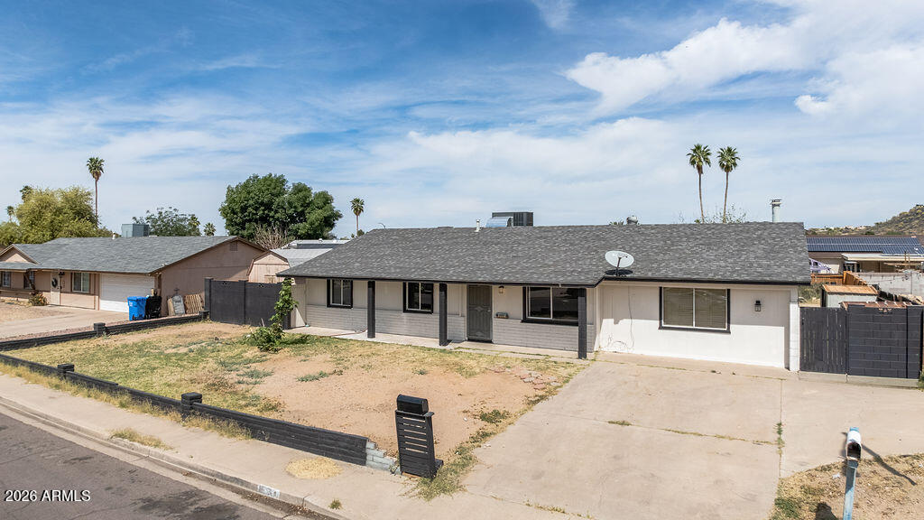 1734 W Wood Drive — photo