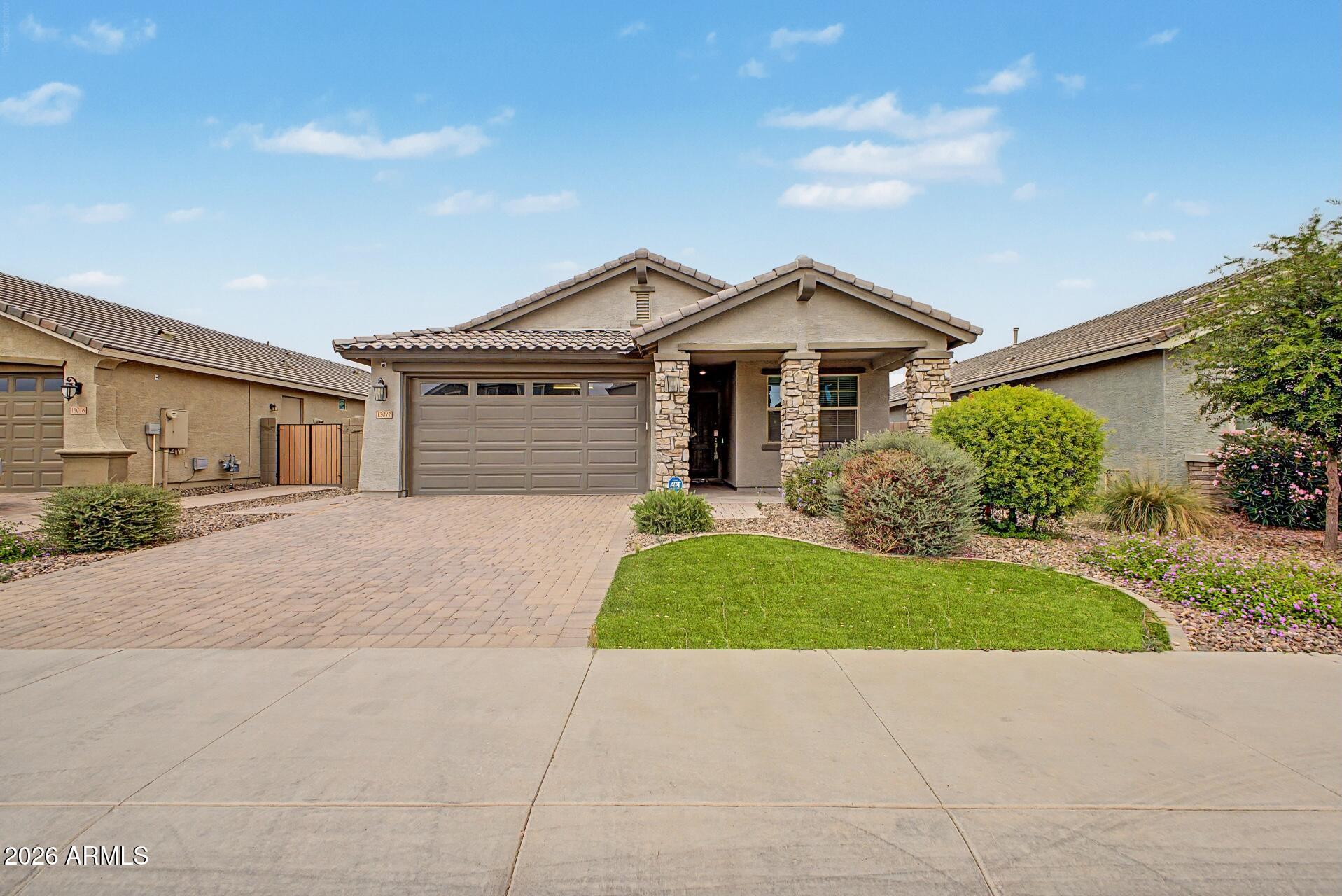 15072 W McKinley Street — photo