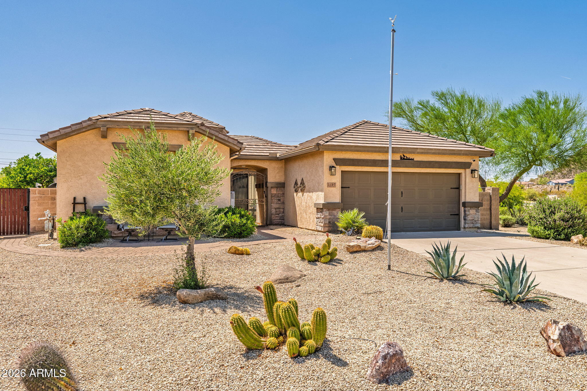 1197 W Desert Lily Drive — photo