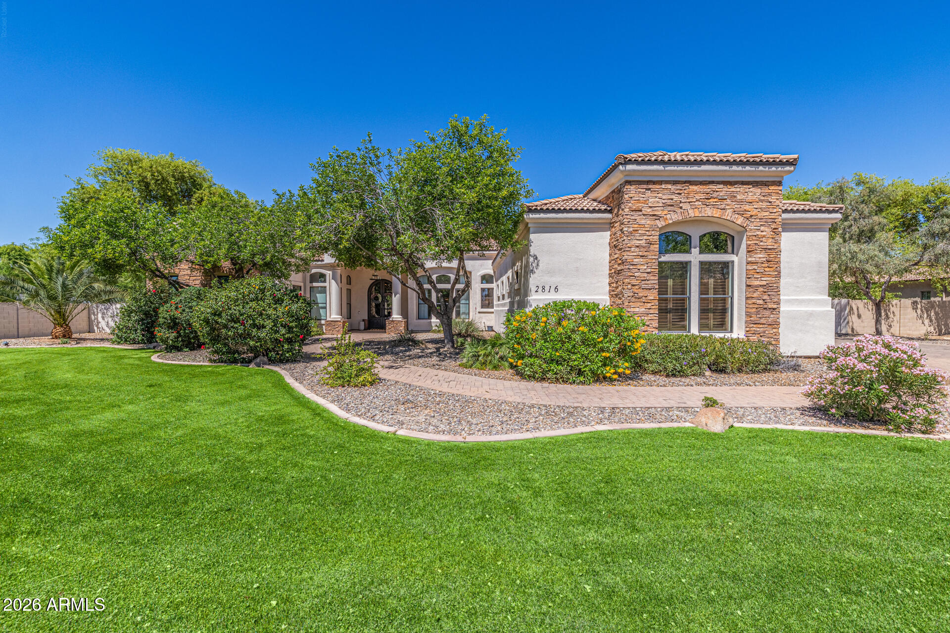 2816 E Clark Drive — photo