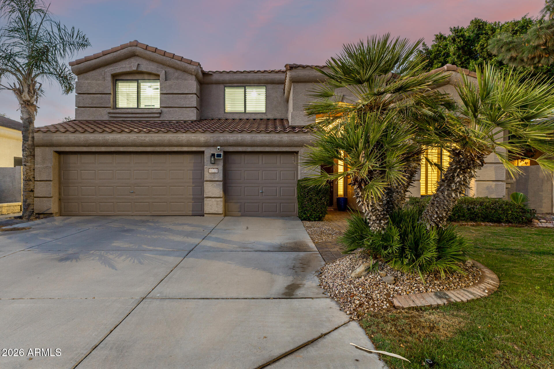 714 W Desert Broom Drive — photo